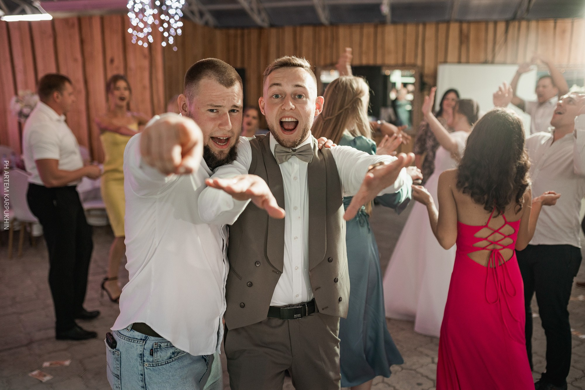 Свадьба, фотограф в Выксе Артем Карпухин, ведущая Наталья Самарина. Фотограф городских и семейных событий Артем Карпухин