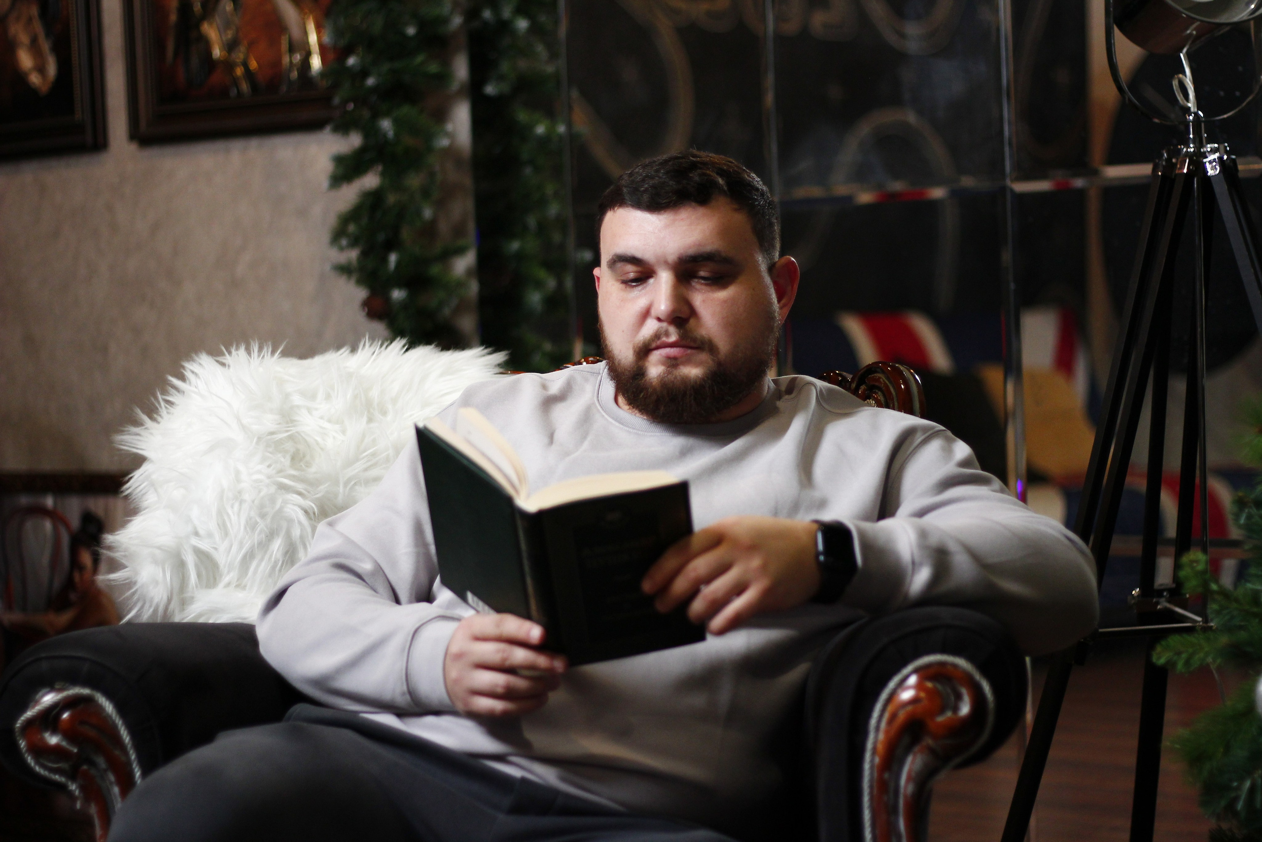 Фотосессия Даниила в фотостудии. Твой фотограф и видеограф в Тюмени — Сергей Бизин