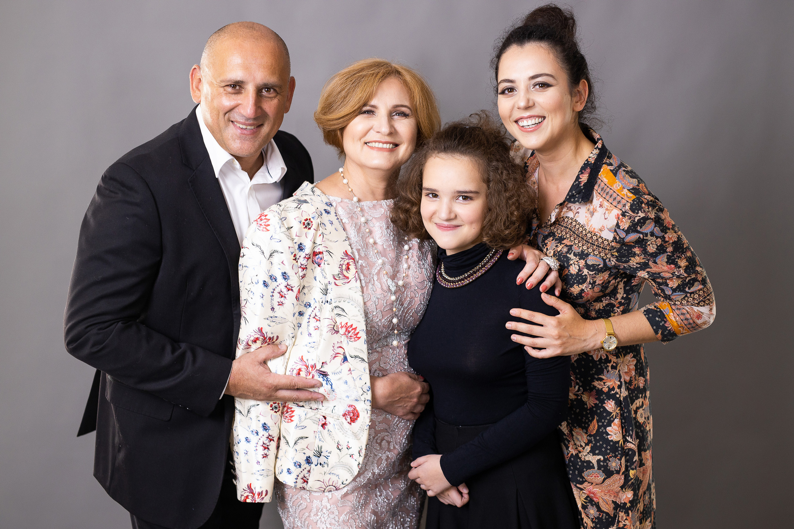 Семейная фотосессия в студии. Свадебный и семейный фотограф в Алматы Алексей Балышев