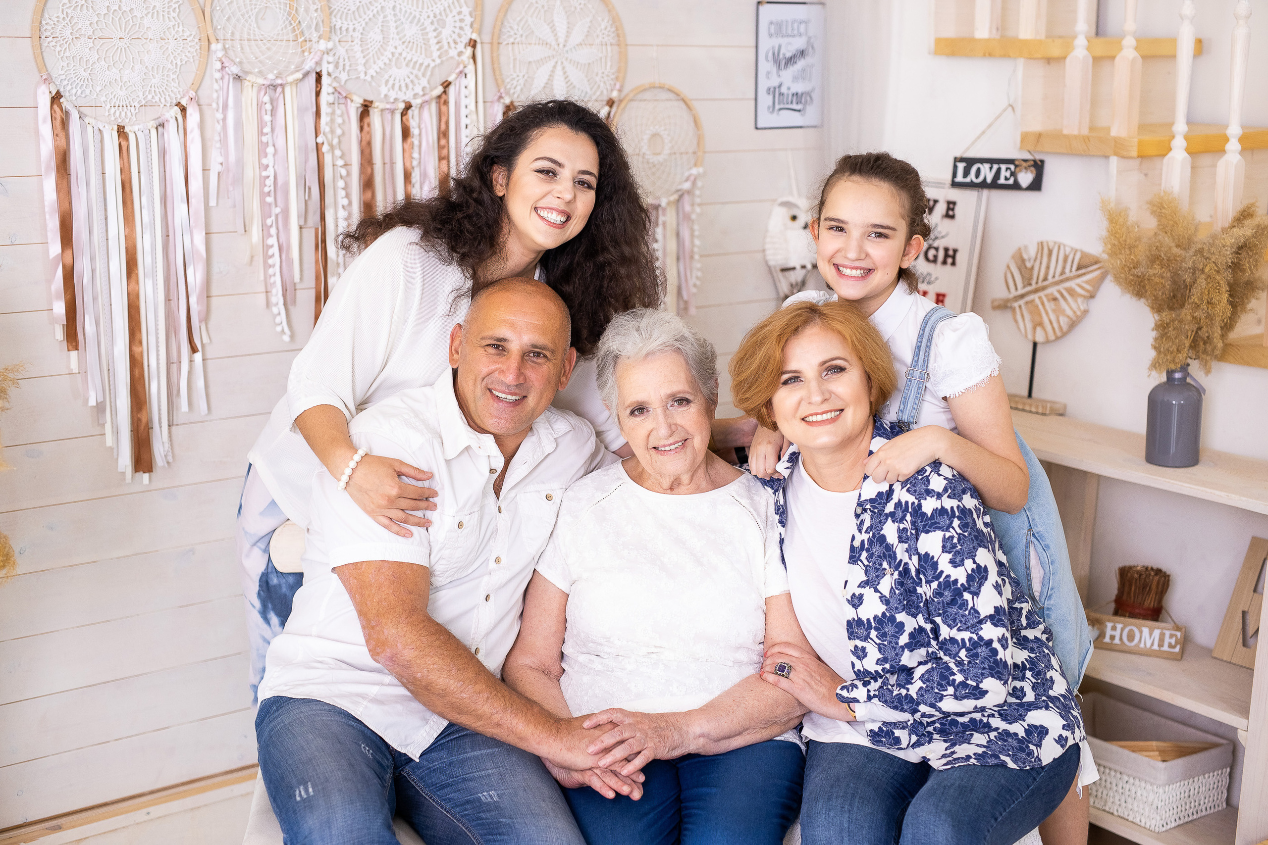 Семейная фотосессия в студии. Свадебный и семейный фотограф в Алматы Алексей Балышев