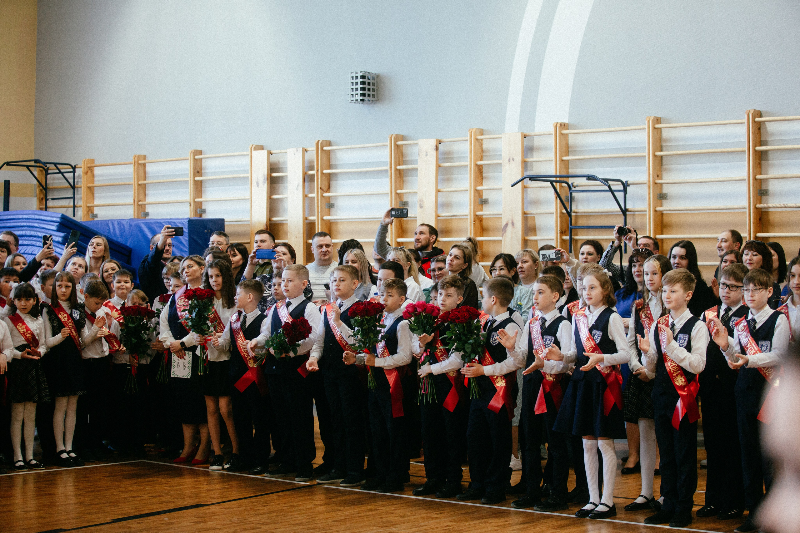 Выпускной в начальной школе. Арт-фотограф Крис Л. в Тобольске: портрет, семейные, свадьбы