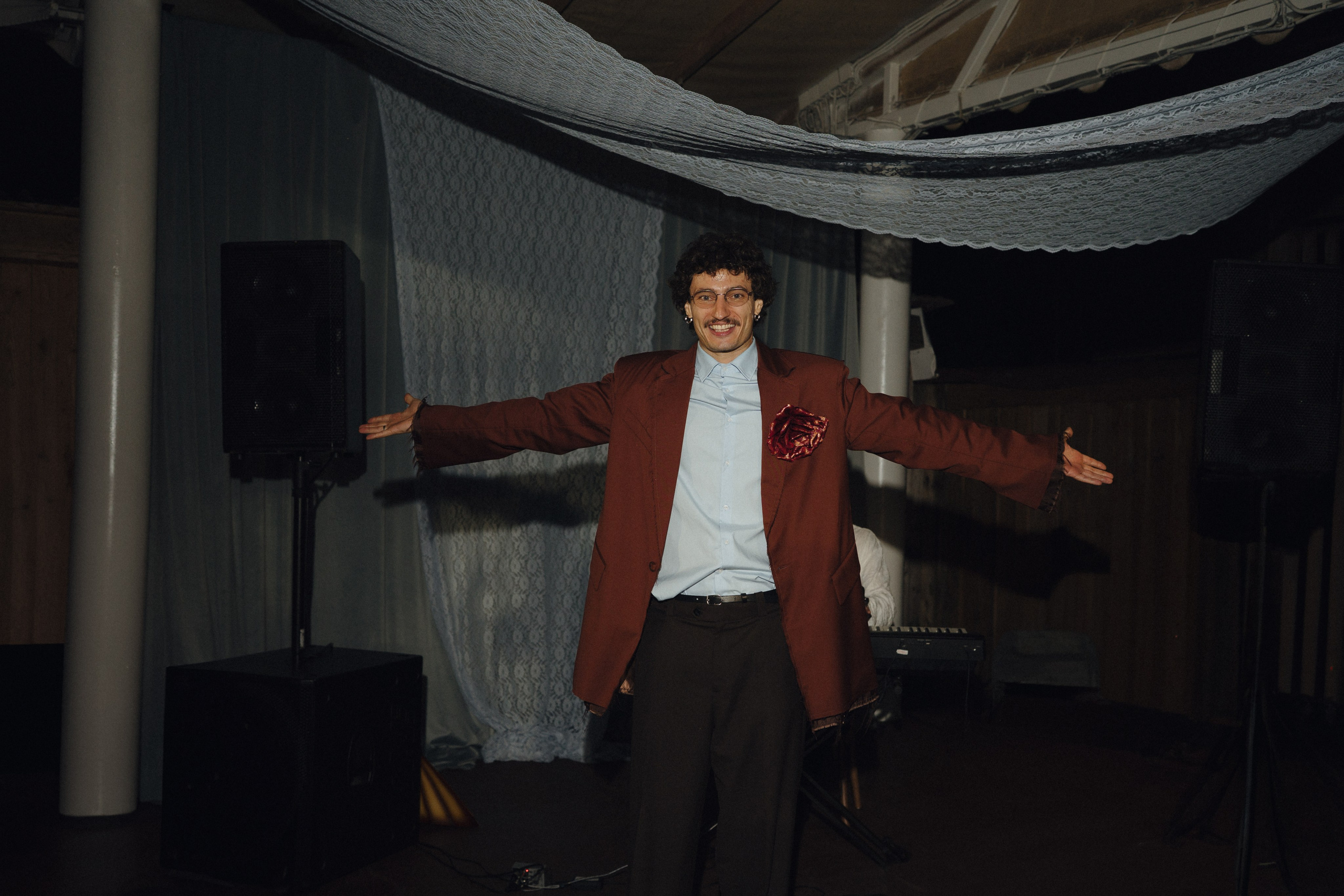 Куда иголочка — туда и ниточка. Свадебный фотограф Наташа Алешина