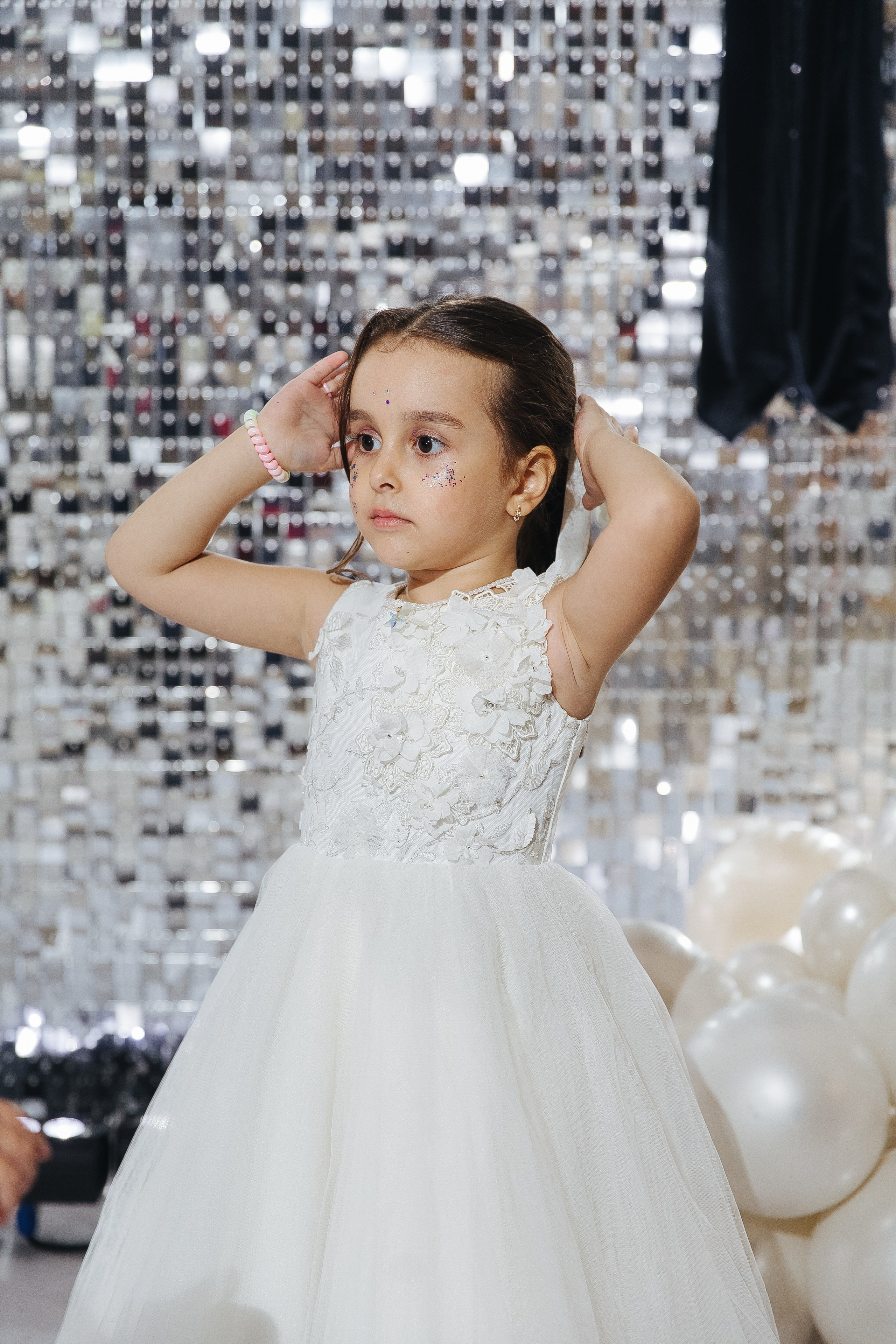 Ани и Назели. 35&5 День рождения, «Янтарь». Фотограф в Красноярске Надежда Воскресенская