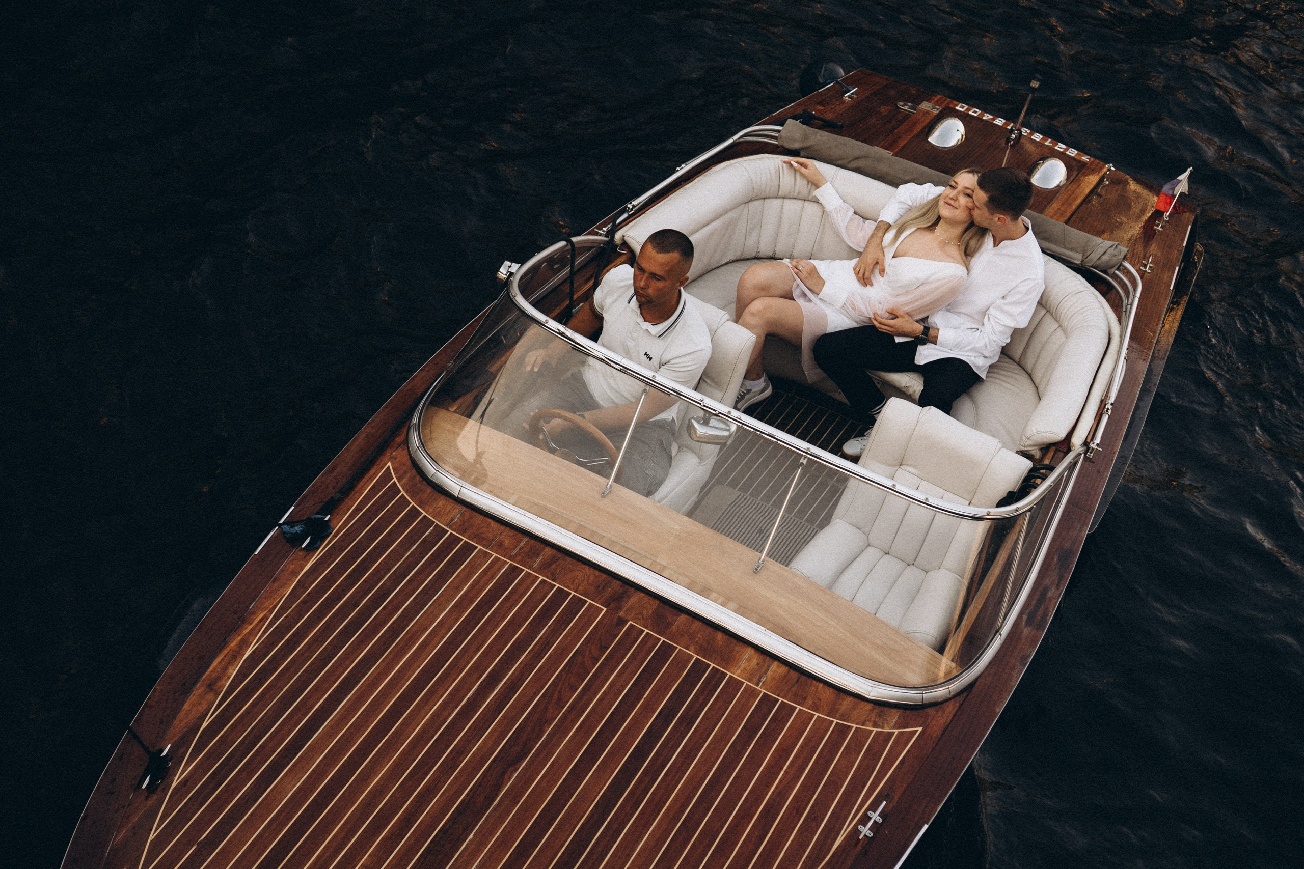 СВАДЕНБНАЯ СЬЕМКА НА КАТЕРЕ ПО КАНАЛАМ САНКТ-ПЕТЕРБУРГА И В АКВАТОРИИ НЕВЫ. Профессиональный фотограф, Санкт-Петербург — Виктория Богомолова