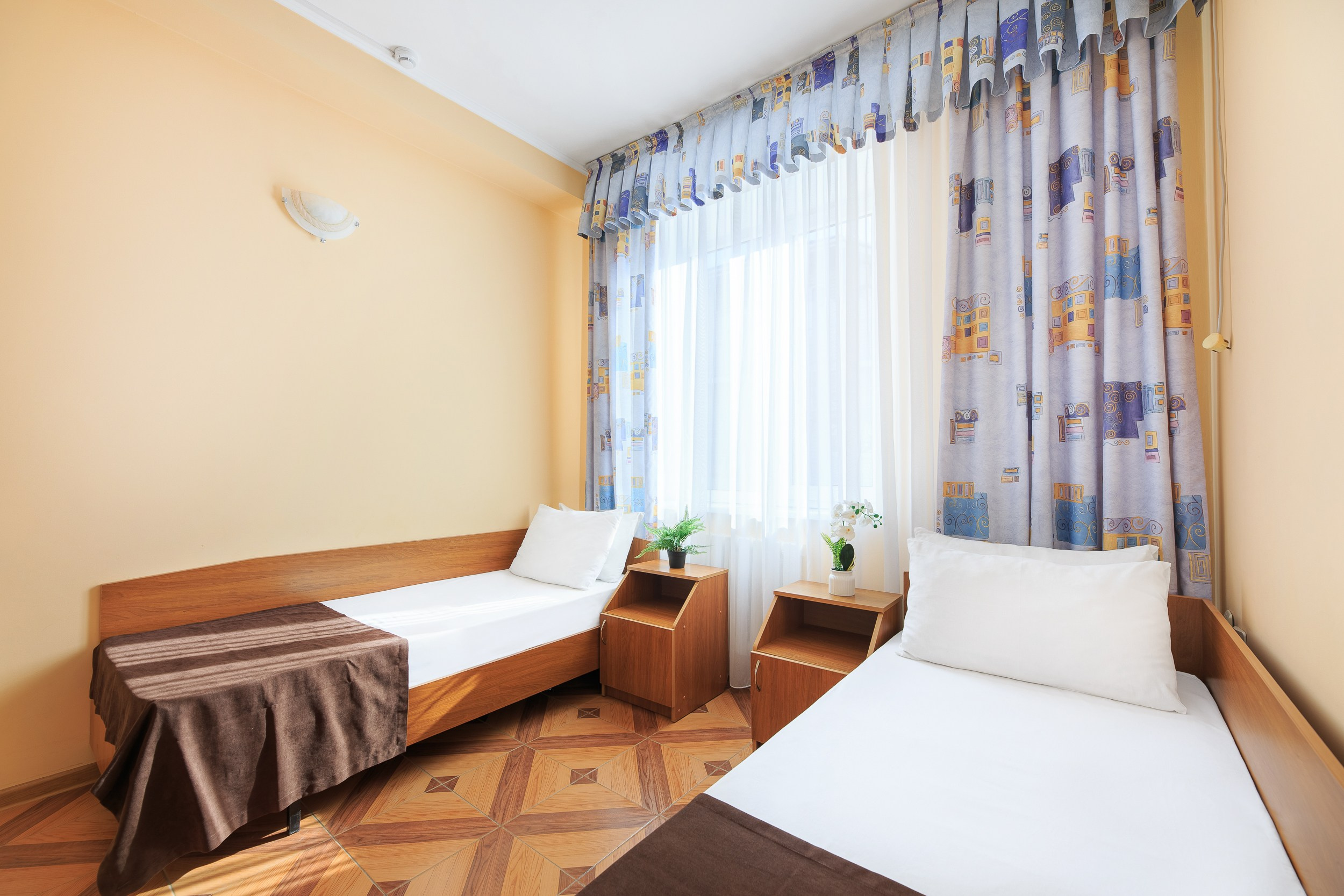 Фотосъёмка номеров с дополнительным освещением. Профессиональная фотосъёмка интерьеров, предметная фотосессия еды для меню г. Анапа