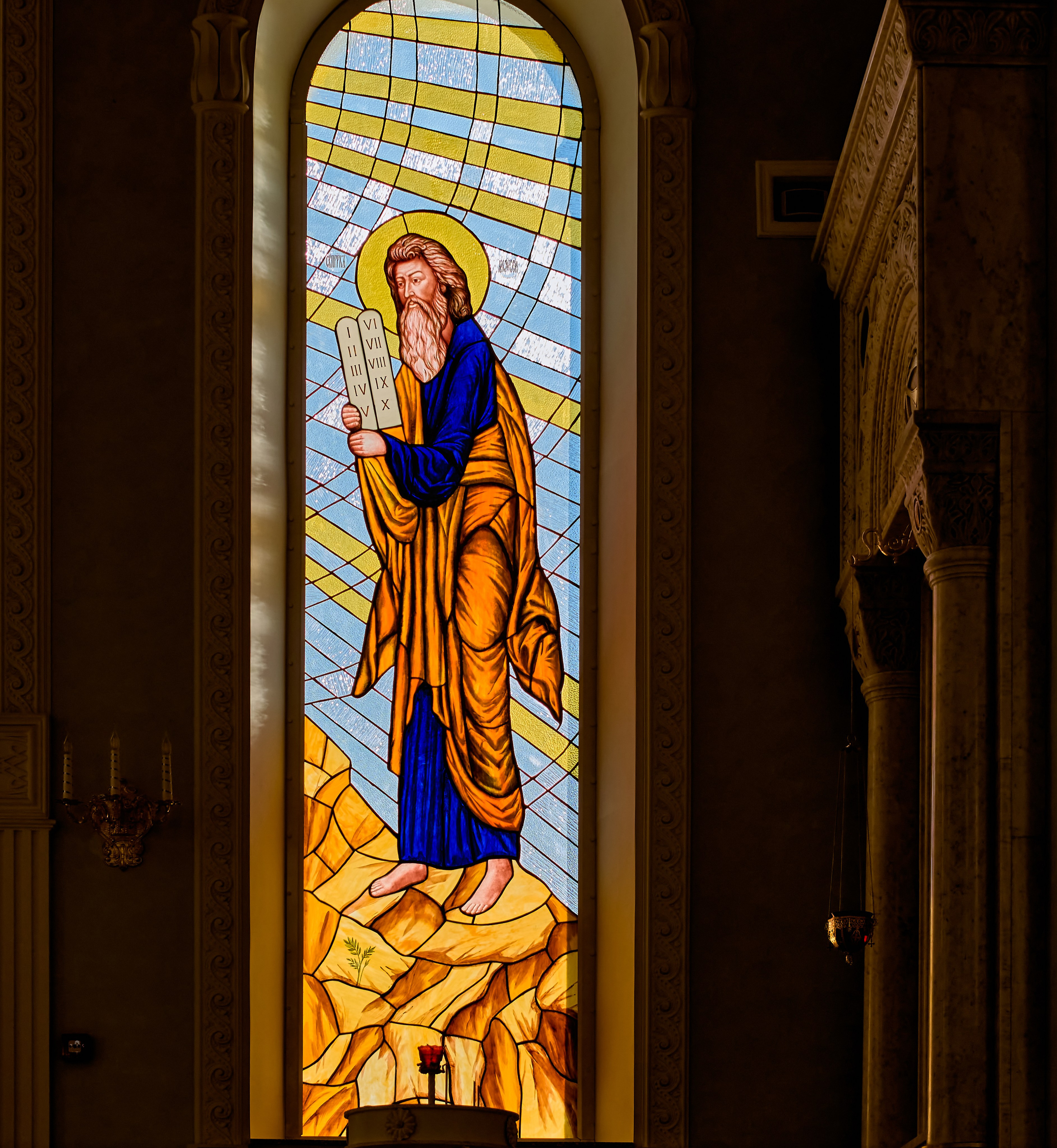 Витраж пророка Моисея.