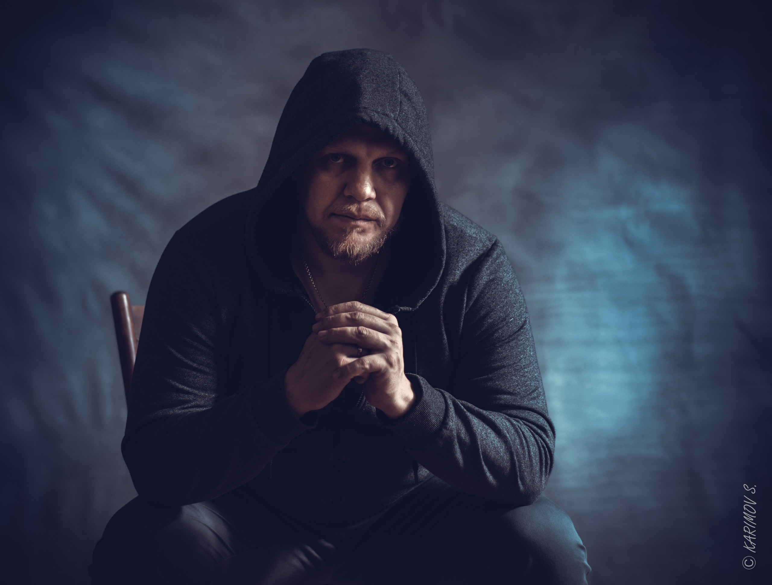 мужские позы для фотосессии Карпинск