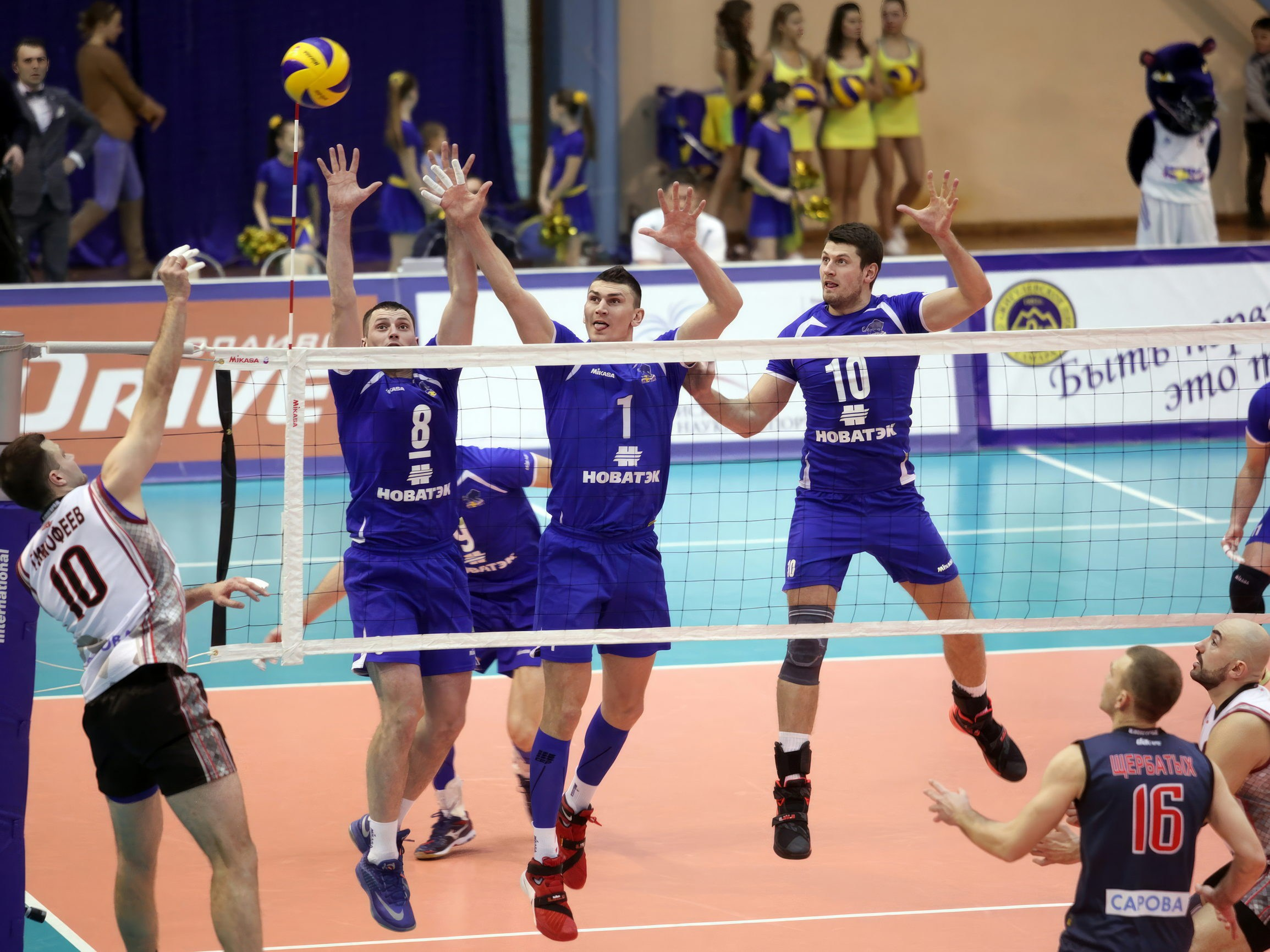 спортивная фотография, волейбол, блок, блокирующий