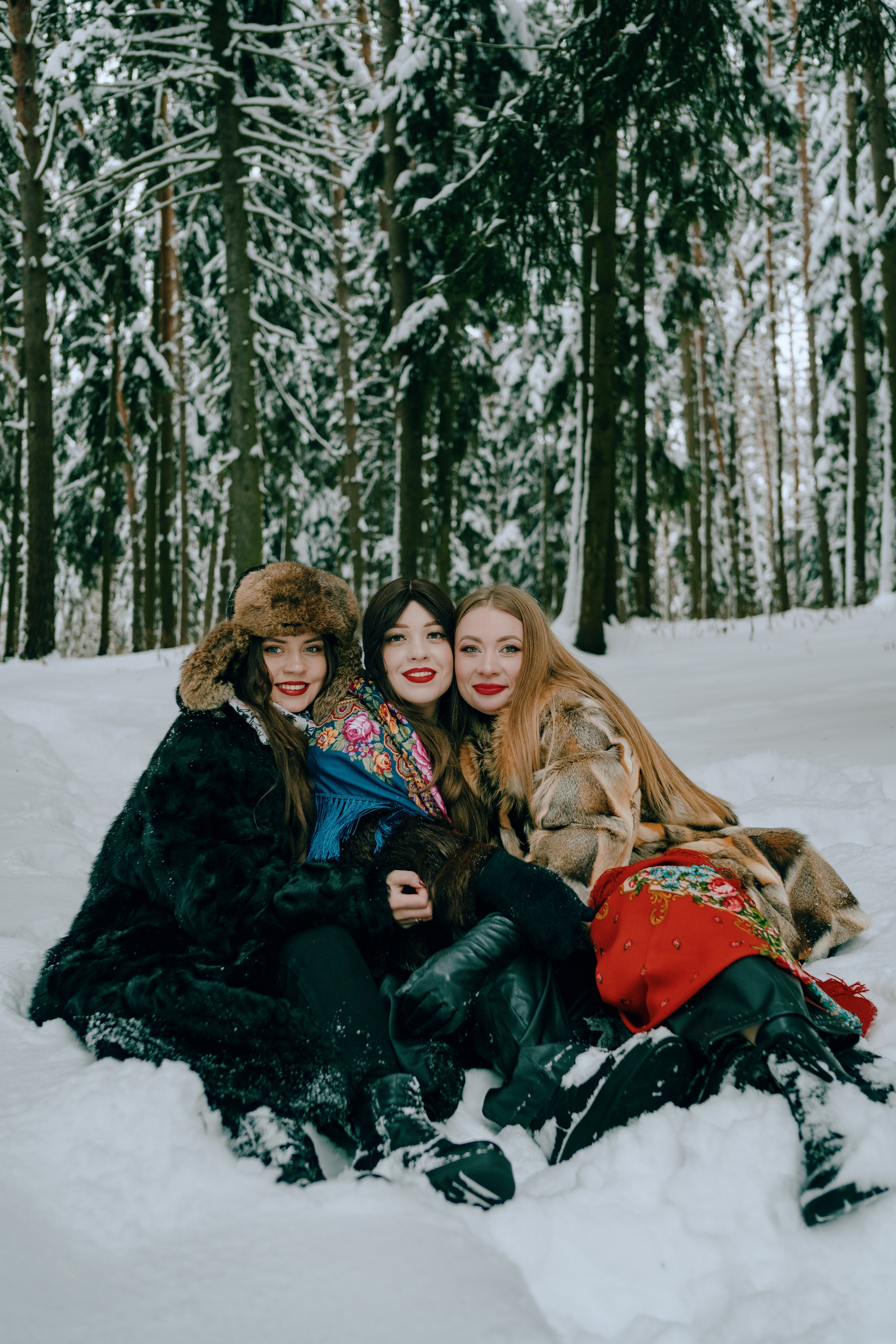 Звенит январская вьюга. Главная