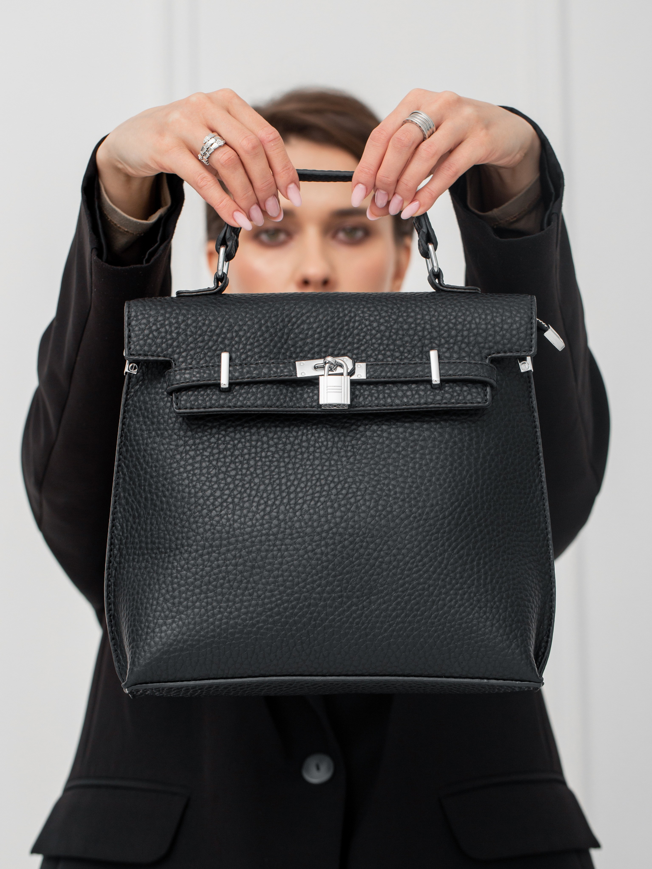 Сумки. Предметный и женский фотограф в Новосибирске