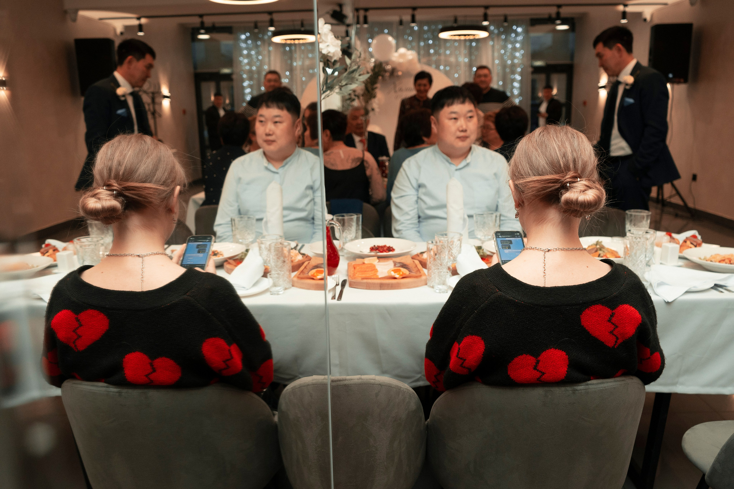 Свадебные фотографии из отеля Чингисхан города Улан-Удэ Алексея и Оюны. Фотограф в Улан-Удэ. Свадебный фотограф в Улан-Удэ