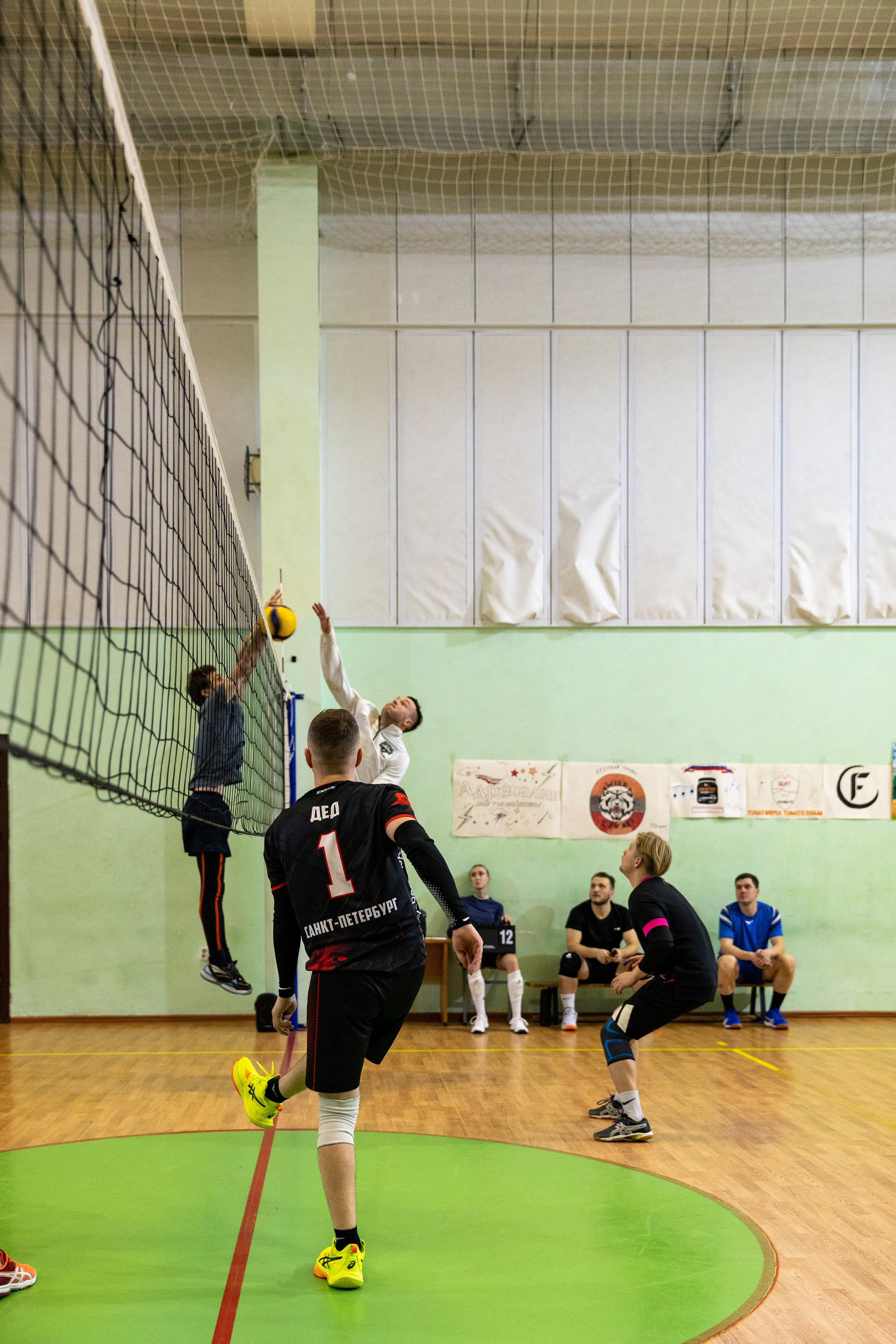 Воллейбол. Товарищеский матч. Репортажный фотограф Санкт-Петербург | Роман Карбышев
