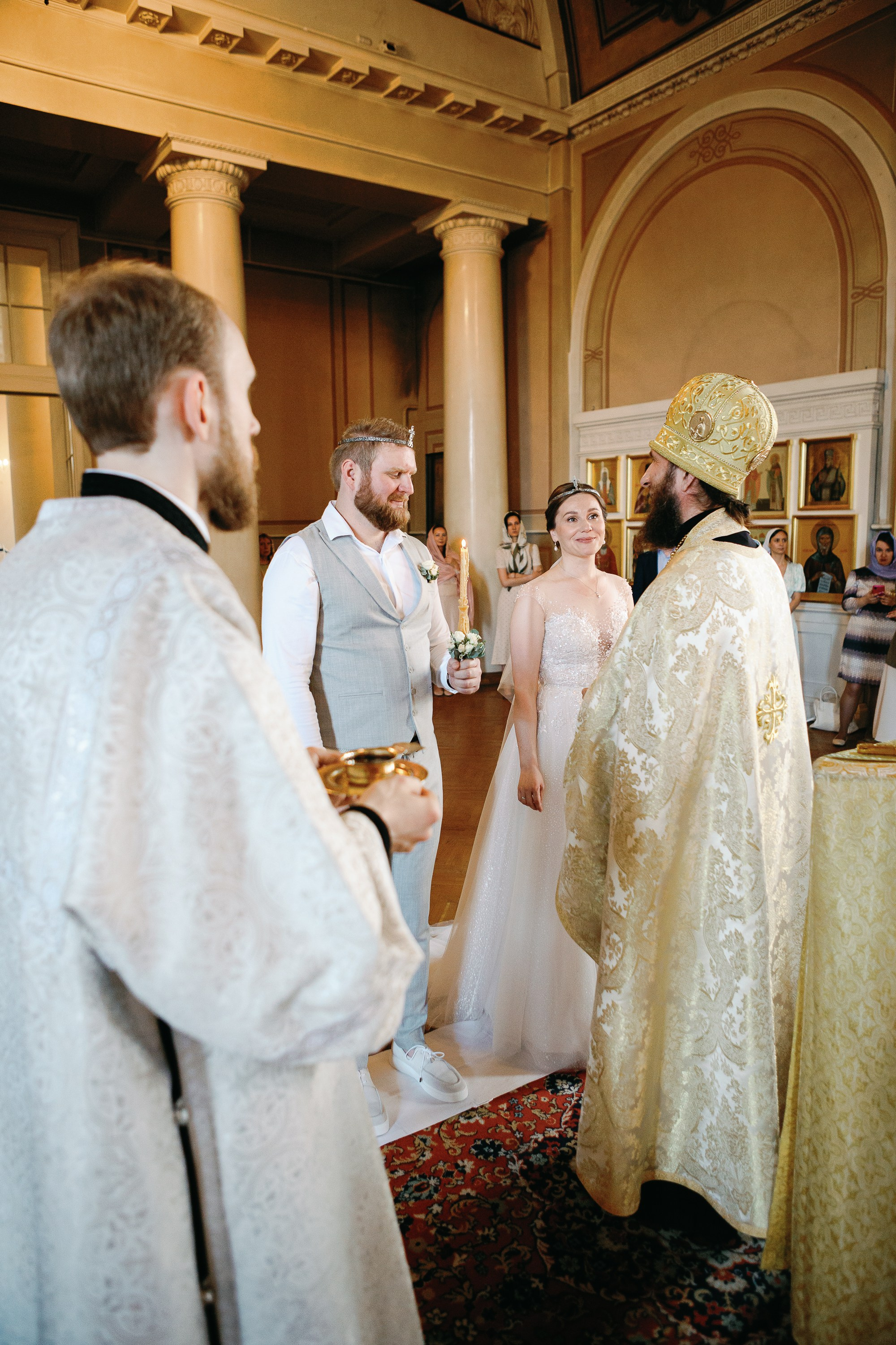 Фотограф на венчание.