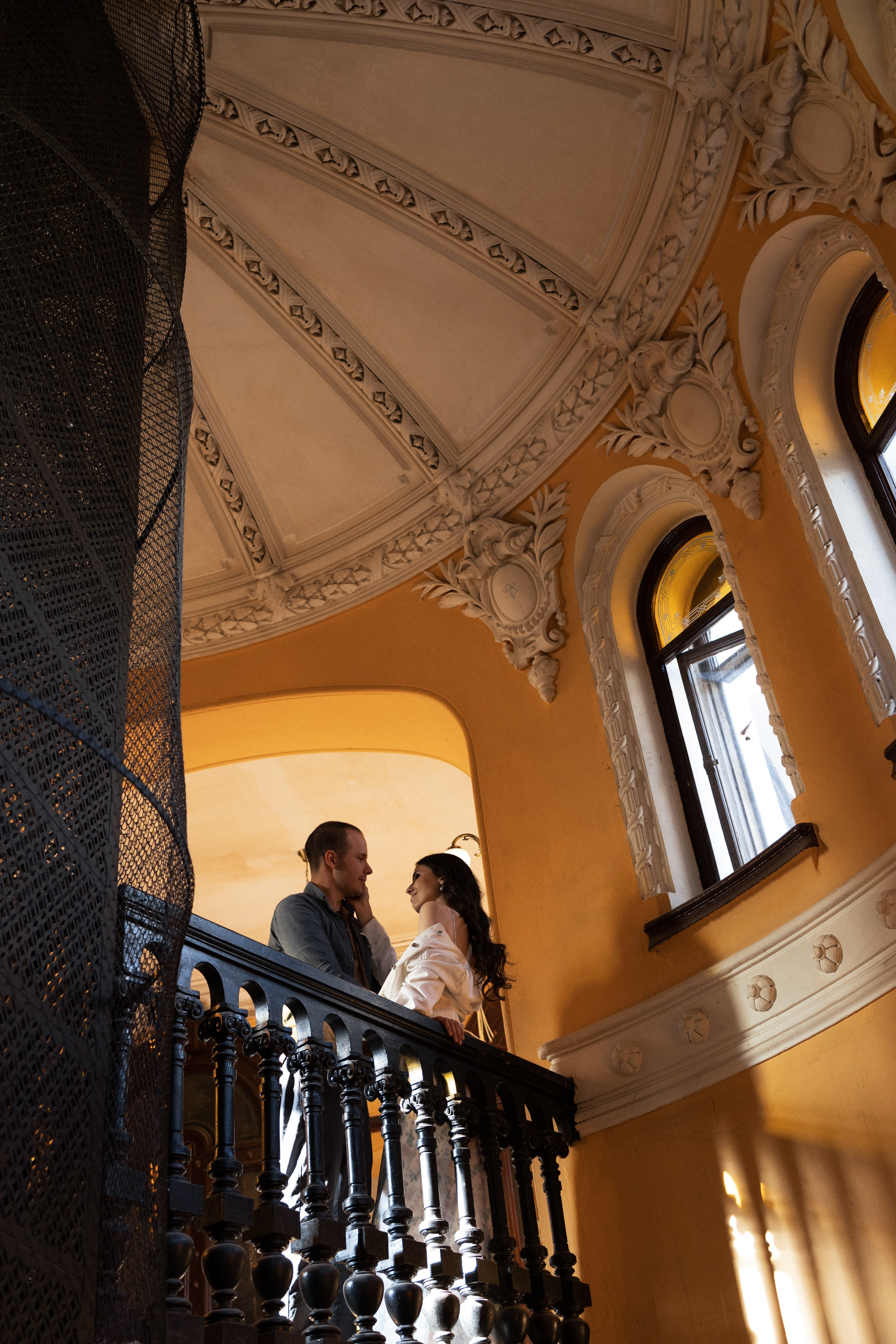 Парадная для двоих. Портретный фотограф СПб, бизнес-портрет, контент-фотосессия