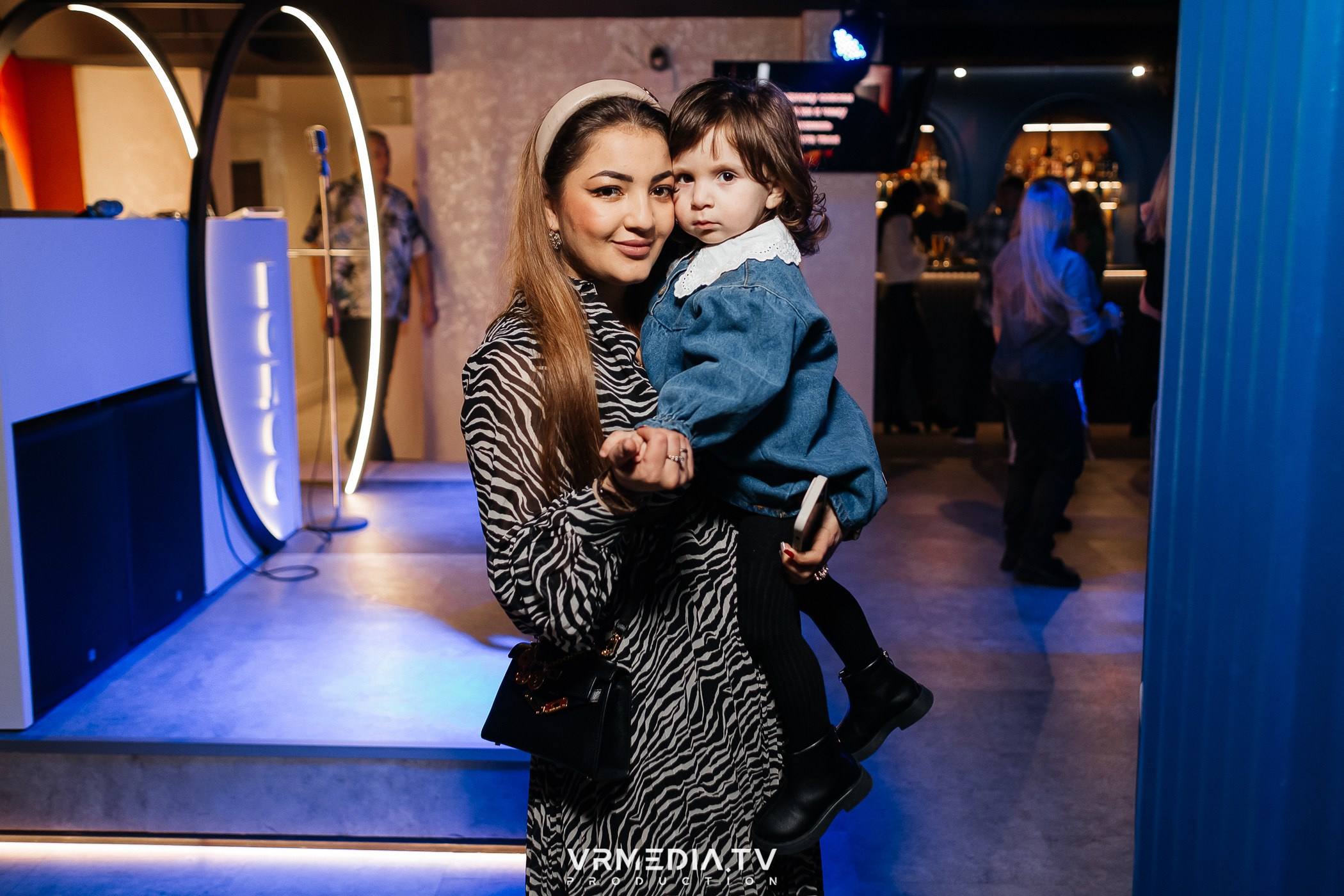 8 марта в караоке-ресторане «Голос»