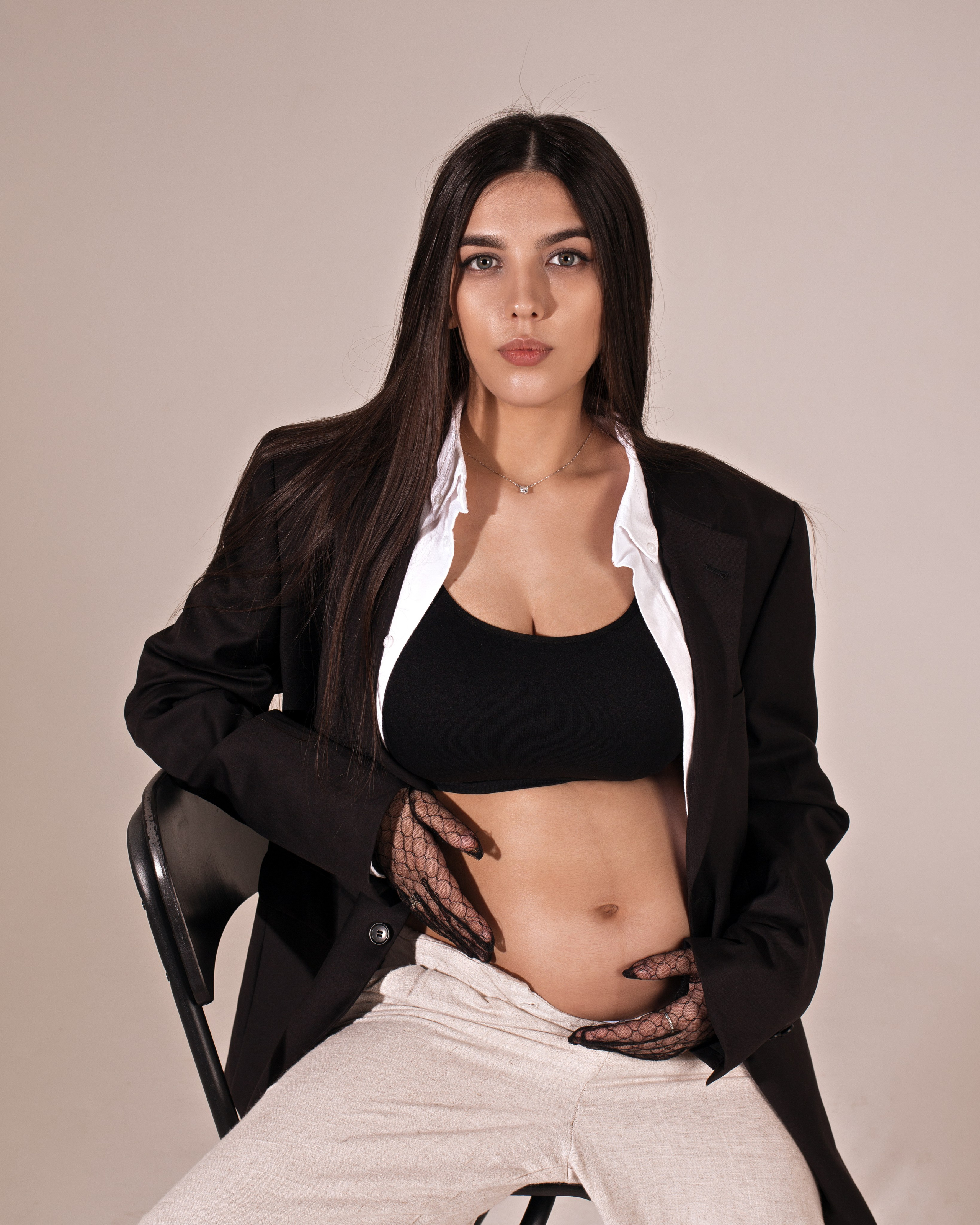 Фотосессия беременности в фотостудии. Профессиональный фотограф в Москве