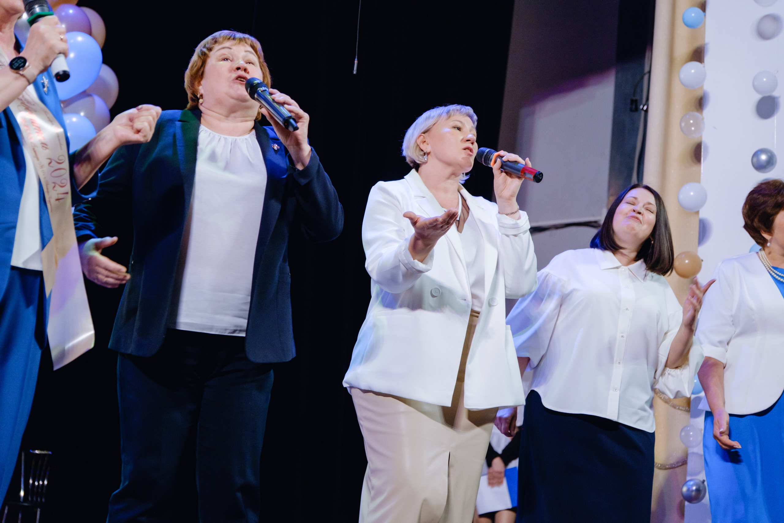 Последний звонок 11 класс. Фотограф Софья Володкина