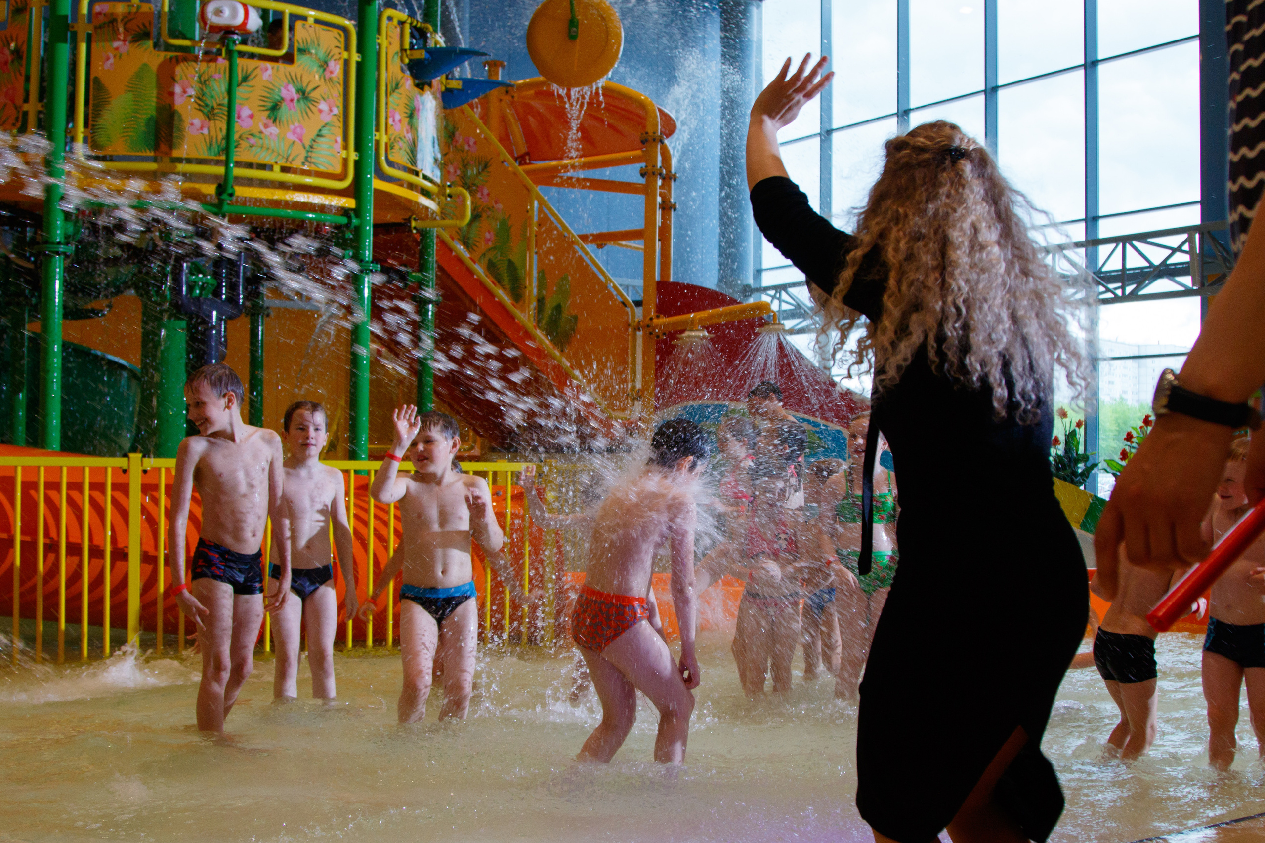 Съемки рекламы для аквапарка «ЛЕТОЛЕТО». Фотограф Авилова Дарья ● Тюмень● Съемка больших семей ●Архив поколений