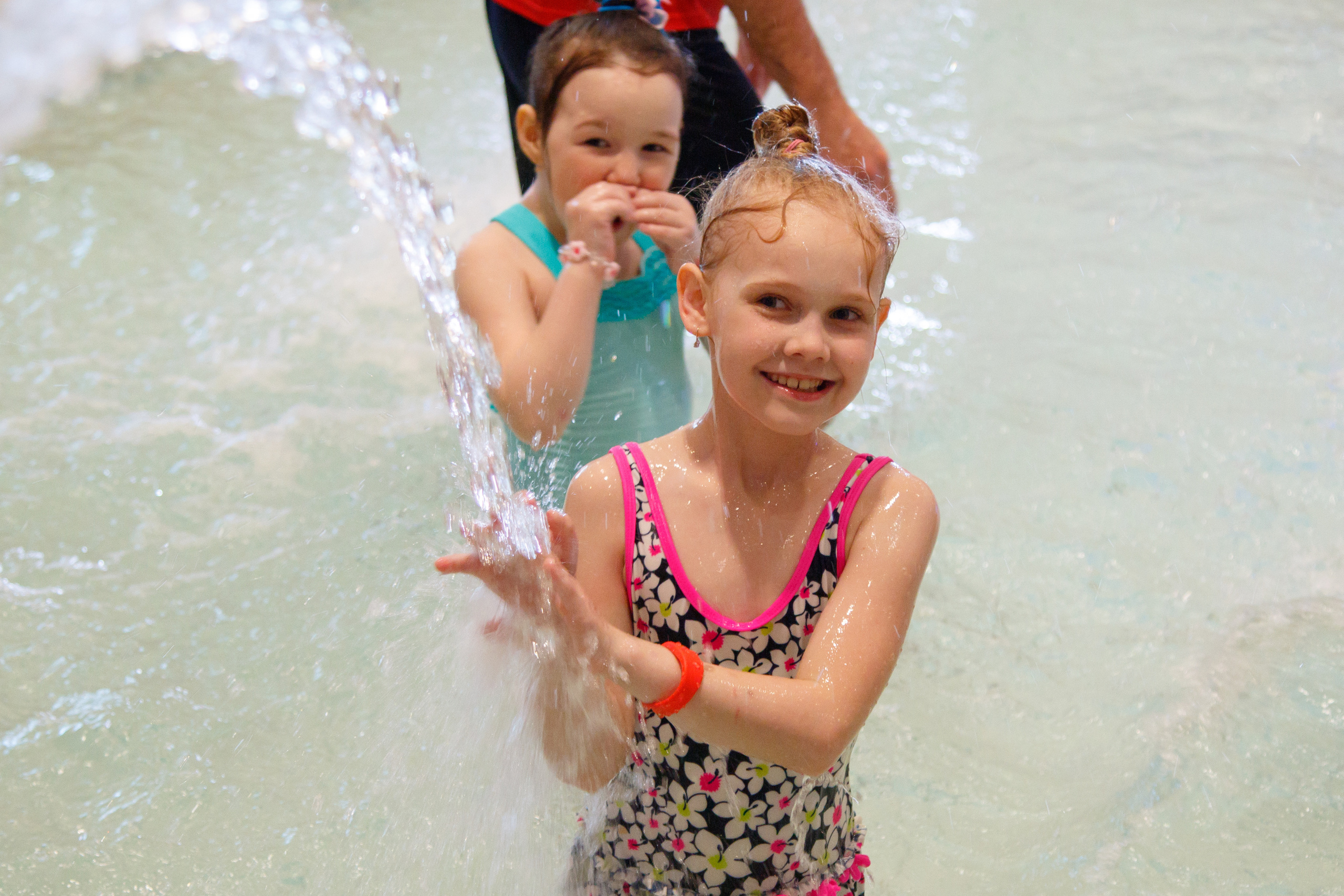 Съемки рекламы для аквапарка «ЛЕТОЛЕТО». Фотограф Авилова Дарья ● Тюмень● Съемка больших семей ●Архив поколений