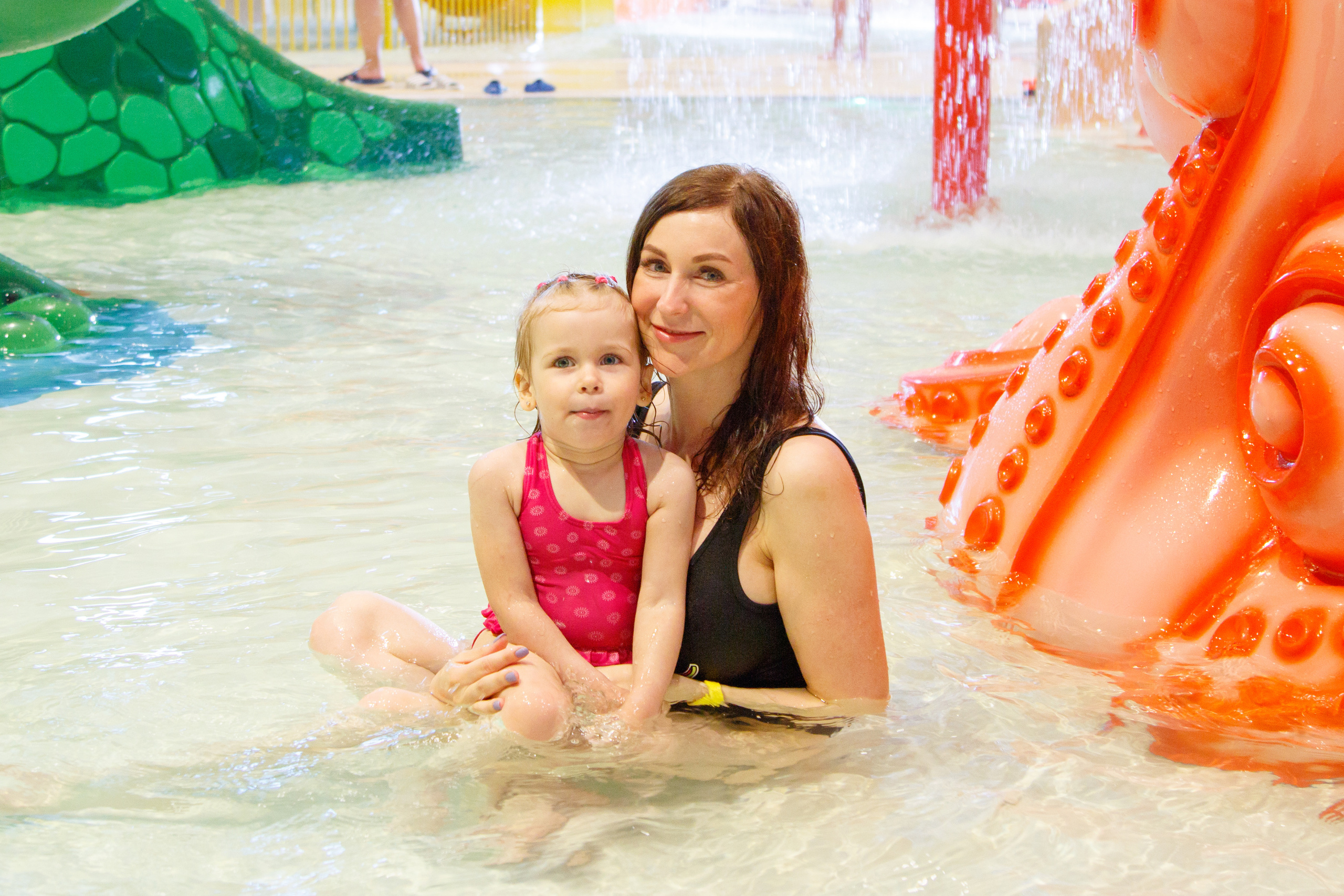 Съемки рекламы для аквапарка «ЛЕТОЛЕТО». Фотограф Авилова Дарья ● Тюмень● Съемка больших семей ●Архив поколений