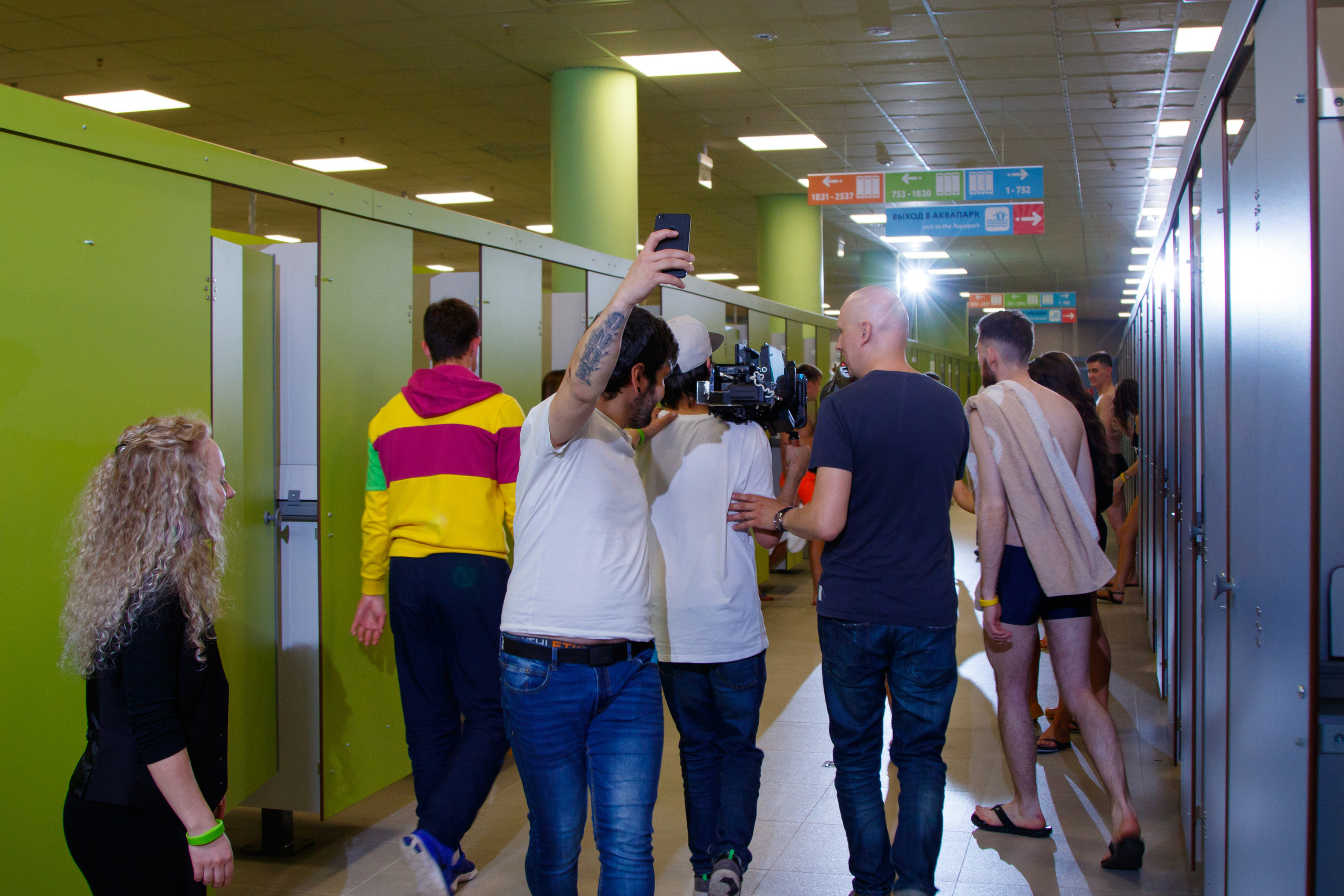 Съемки рекламы для аквапарка «ЛЕТОЛЕТО». Фотограф Авилова Дарья ● Тюмень● Съемка больших семей ●Архив поколений