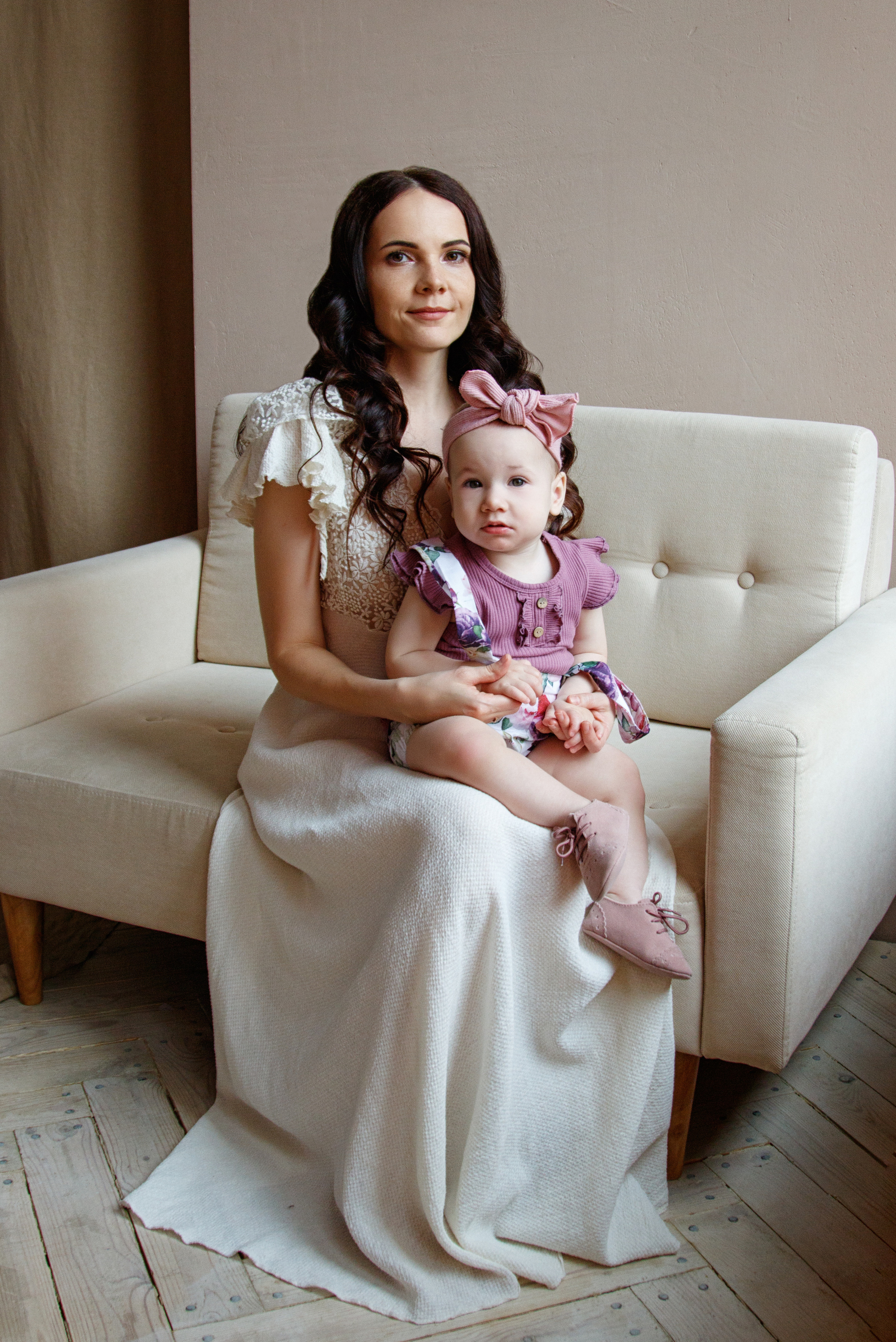 1 год Ксюше. Фотограф Авилова Дарья ● Тюмень● Съемка больших семей ●Архив поколений