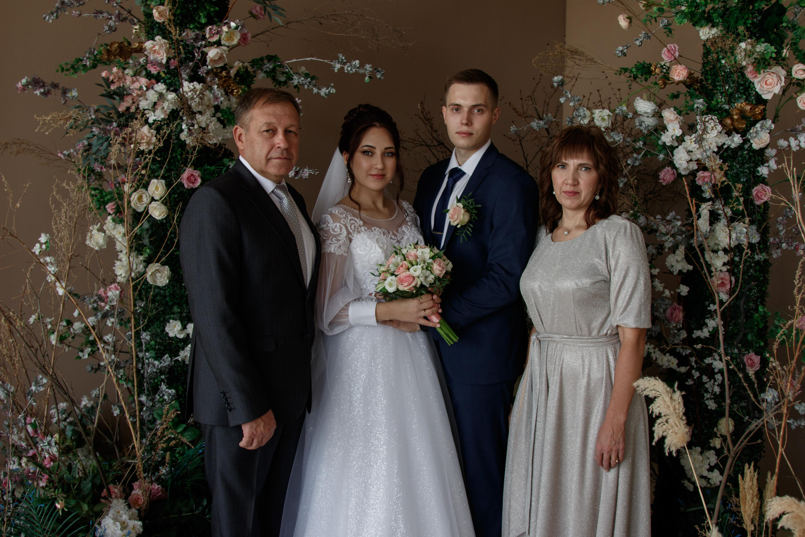 Денис и Дарья. Фотограф Авилова Дарья ● Тюмень● Съемка больших семей ●Архив поколений