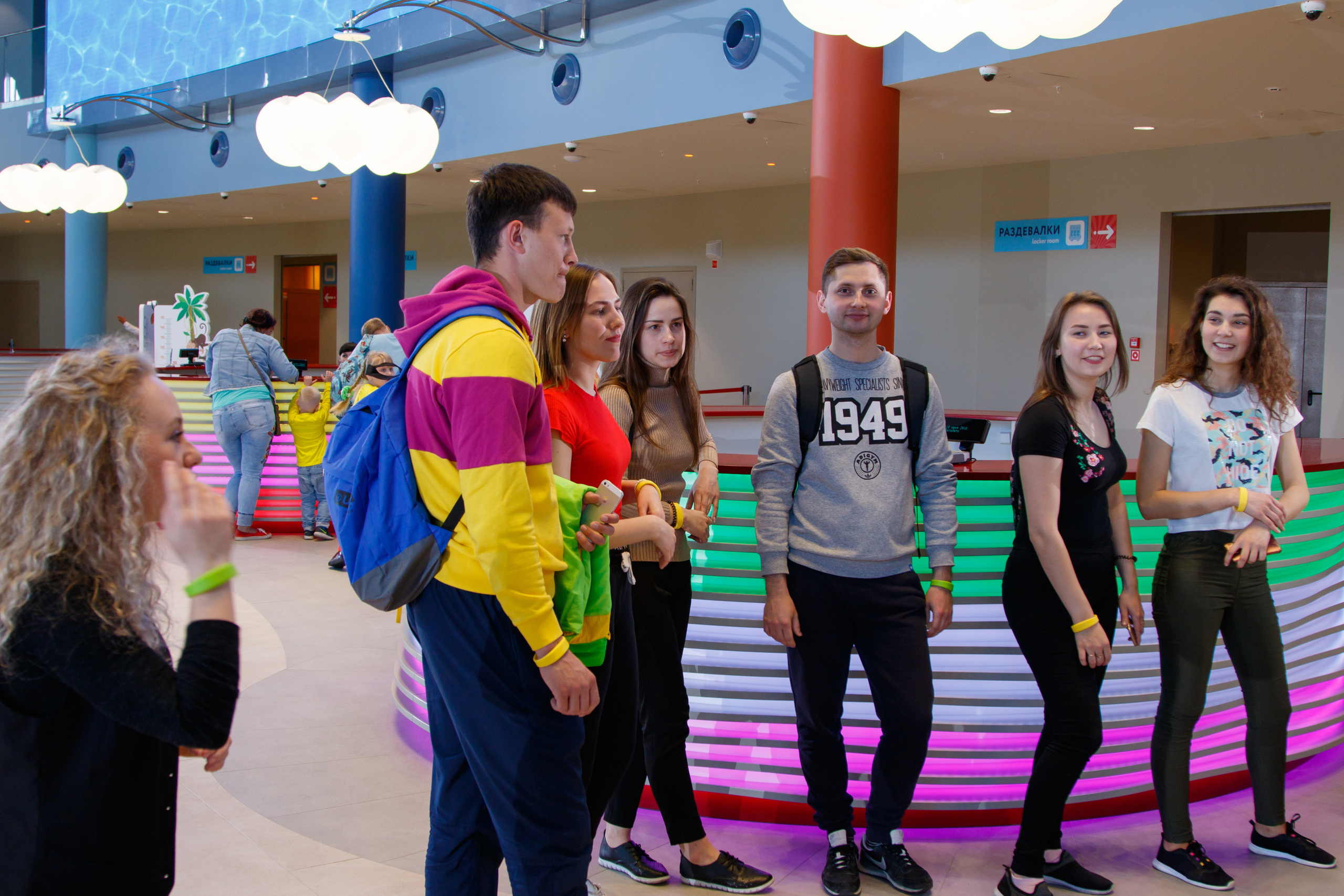 Съемки рекламы для аквапарка «ЛЕТОЛЕТО». Фотограф Авилова Дарья ● Тюмень● Съемка больших семей ●Архив поколений