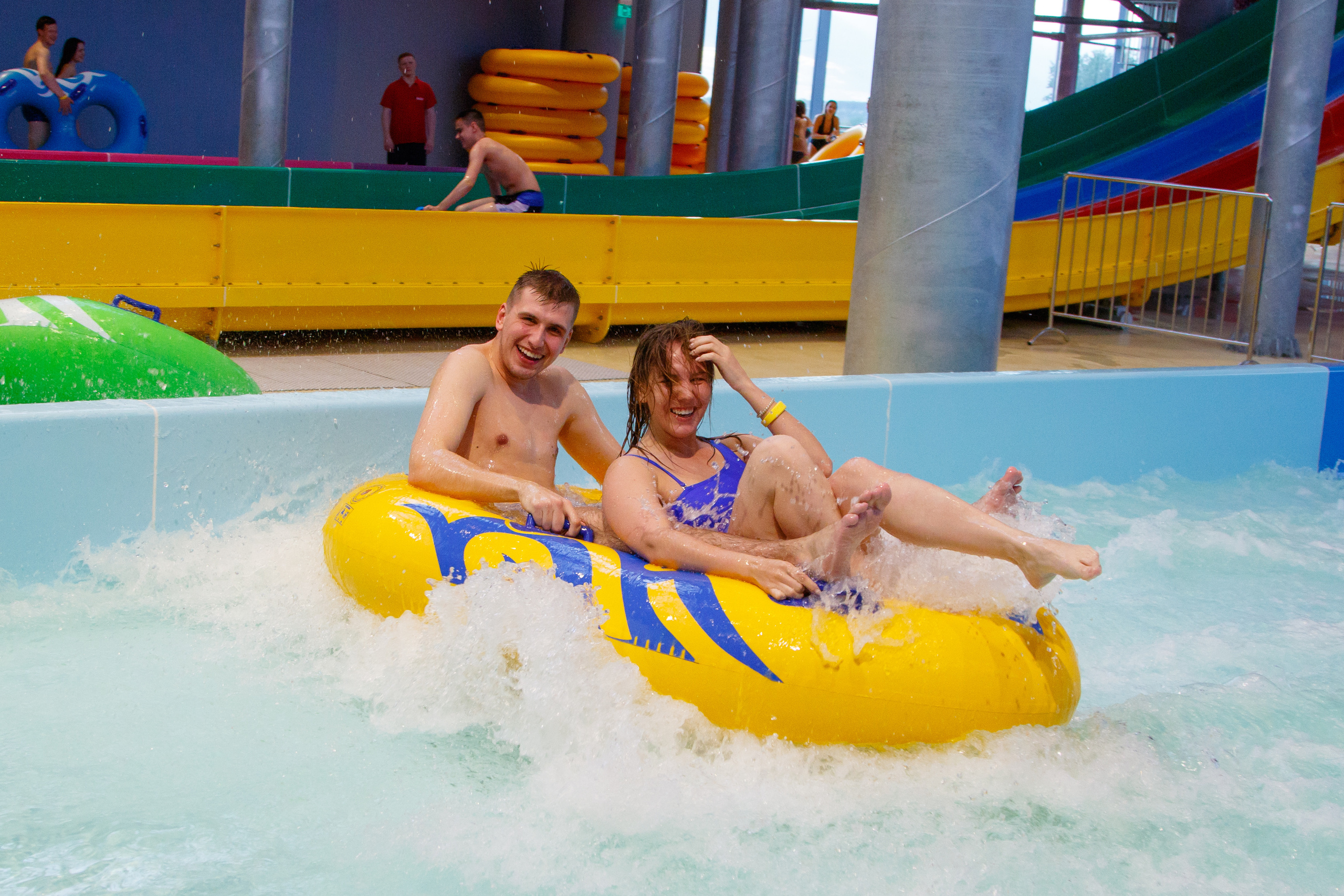 Съемки рекламы для аквапарка «ЛЕТОЛЕТО». Фотограф Авилова Дарья ● Тюмень● Съемка больших семей ●Архив поколений