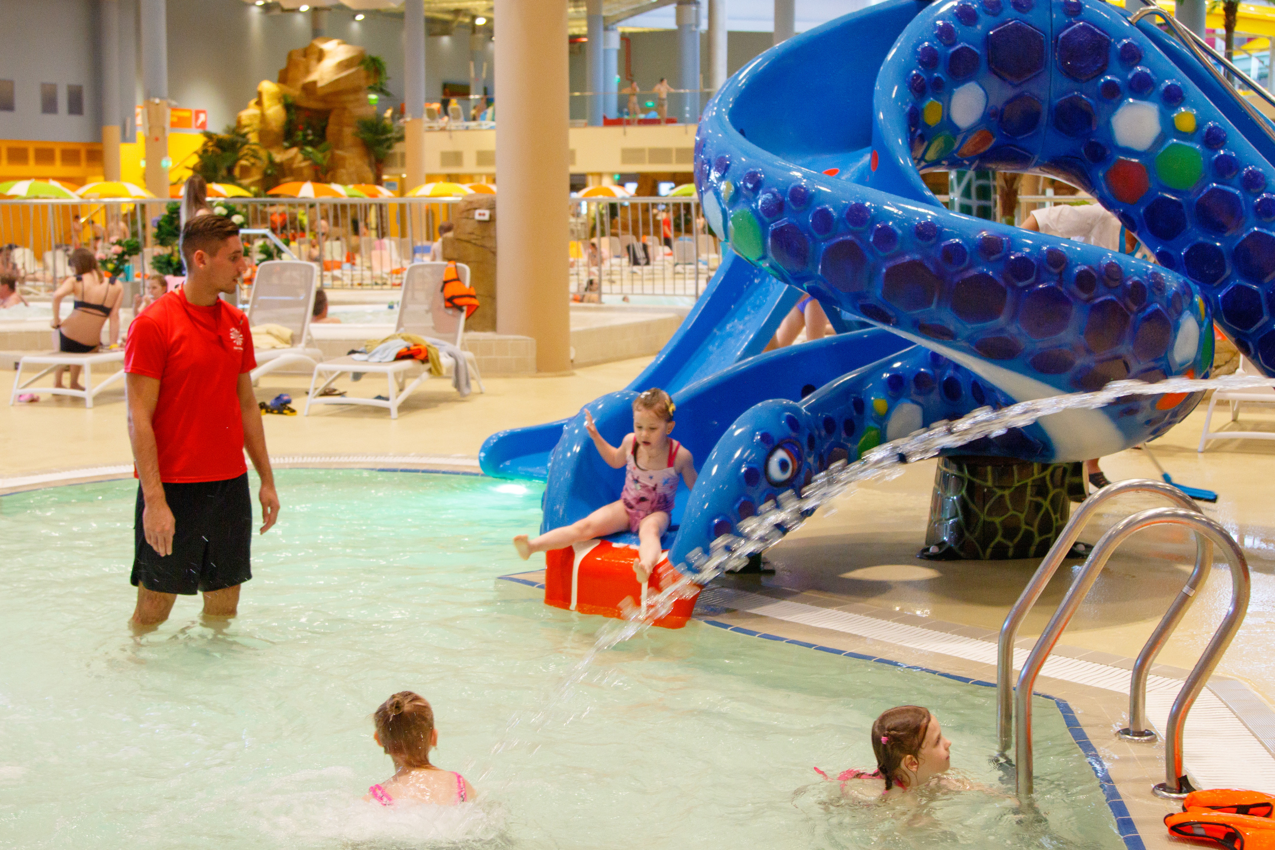 Съемки рекламы для аквапарка «ЛЕТОЛЕТО». Фотограф Авилова Дарья ● Тюмень● Съемка больших семей ●Архив поколений