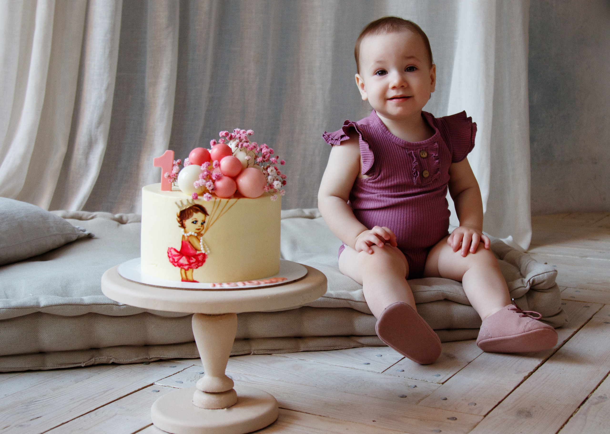 1 год Ксюше. Фотограф Авилова Дарья ● Тюмень● Съемка больших семей ●Архив поколений