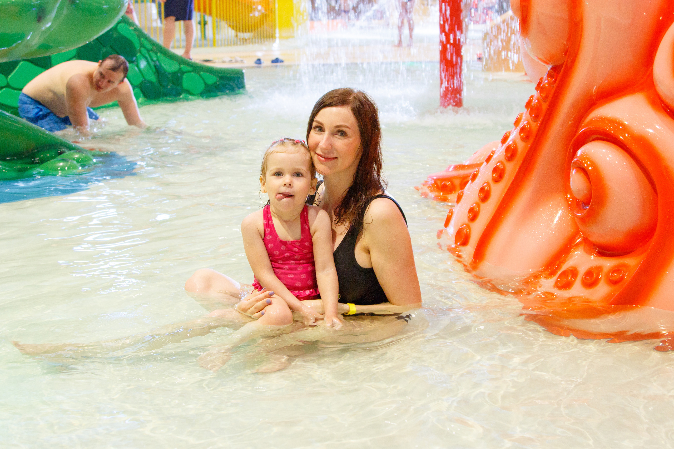 Съемки рекламы для аквапарка «ЛЕТОЛЕТО». Фотограф Авилова Дарья ● Тюмень● Съемка больших семей ●Архив поколений