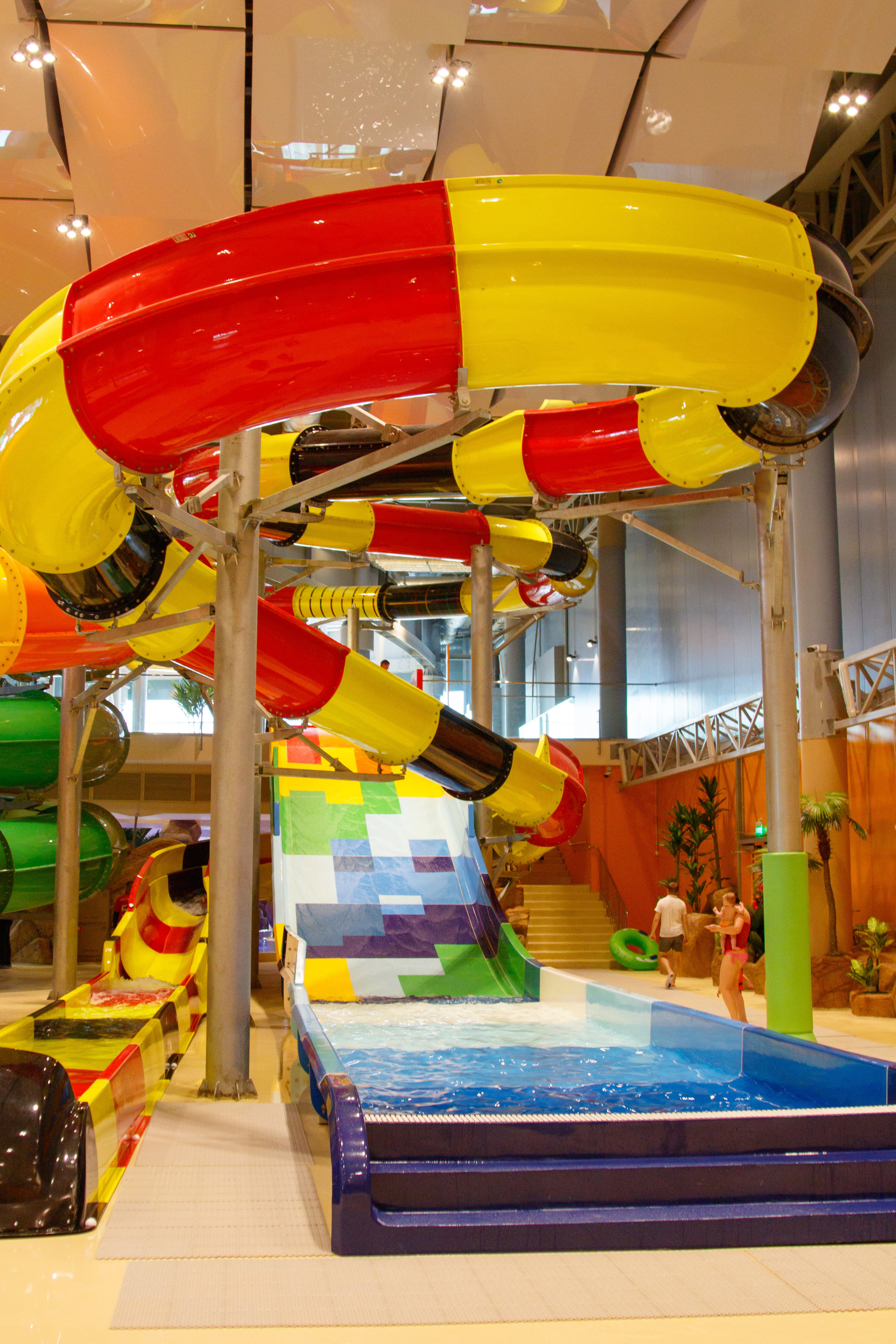 Съемки рекламы для аквапарка «ЛЕТОЛЕТО». Фотограф Авилова Дарья ● Тюмень● Съемка больших семей ●Архив поколений