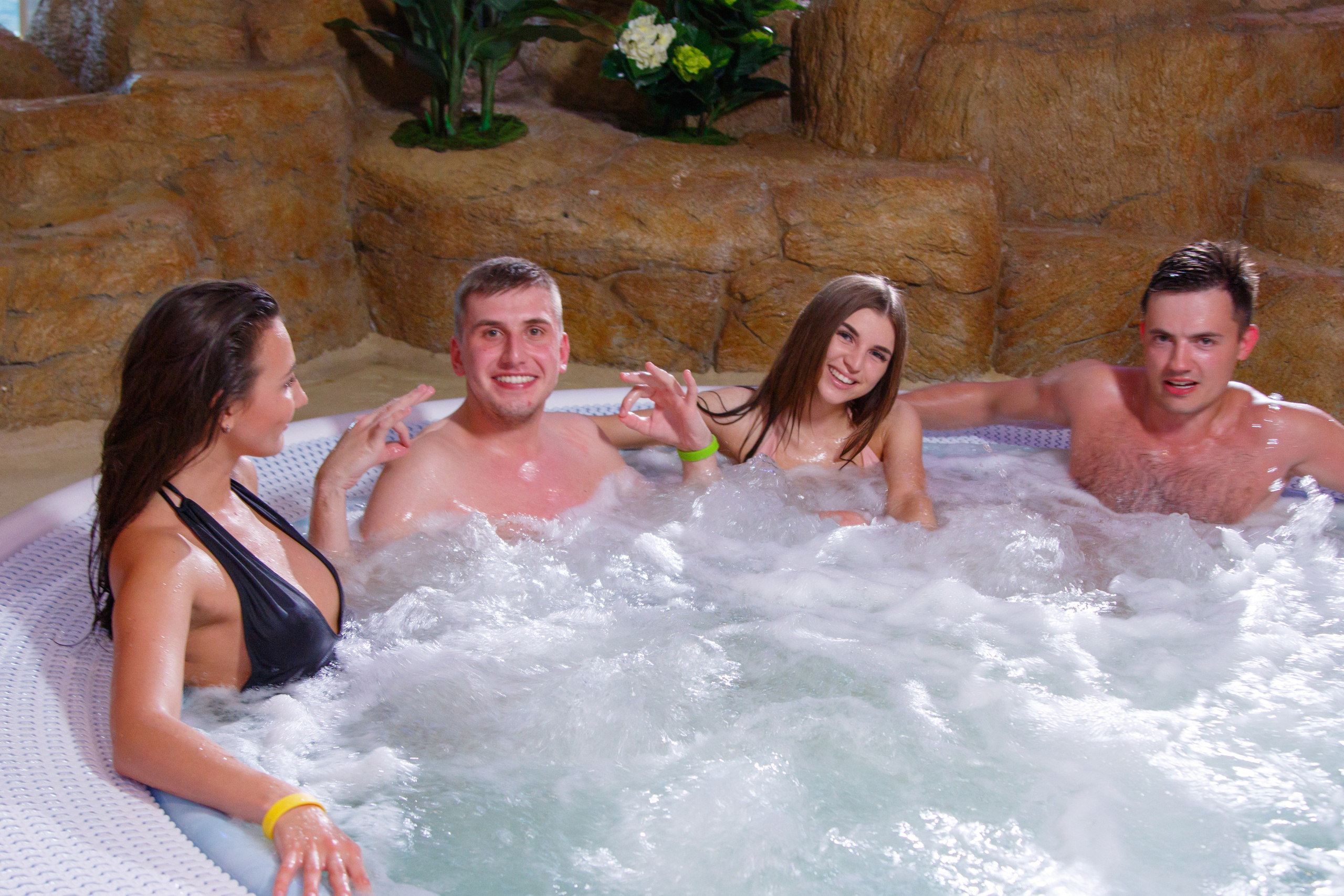 Съемки рекламы для аквапарка «ЛЕТОЛЕТО». Фотограф Авилова Дарья ● Тюмень● Съемка больших семей ●Архив поколений