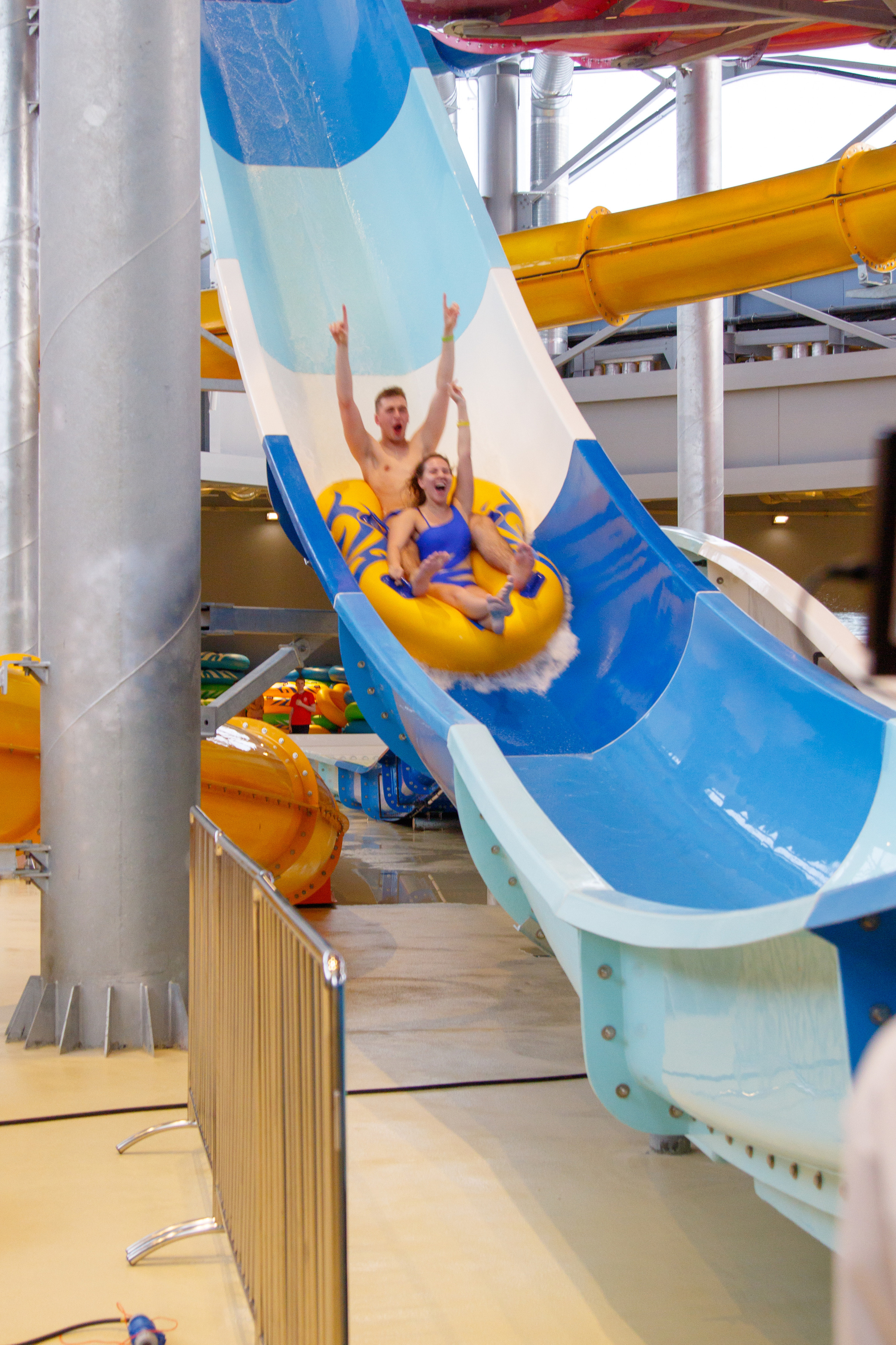 Съемки рекламы для аквапарка «ЛЕТОЛЕТО». Фотограф Авилова Дарья ● Тюмень● Съемка больших семей ●Архив поколений