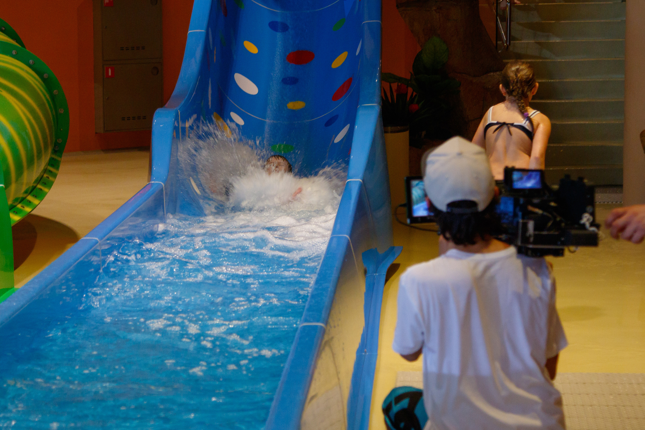 Съемки рекламы для аквапарка «ЛЕТОЛЕТО». Фотограф Авилова Дарья ● Тюмень● Съемка больших семей ●Архив поколений