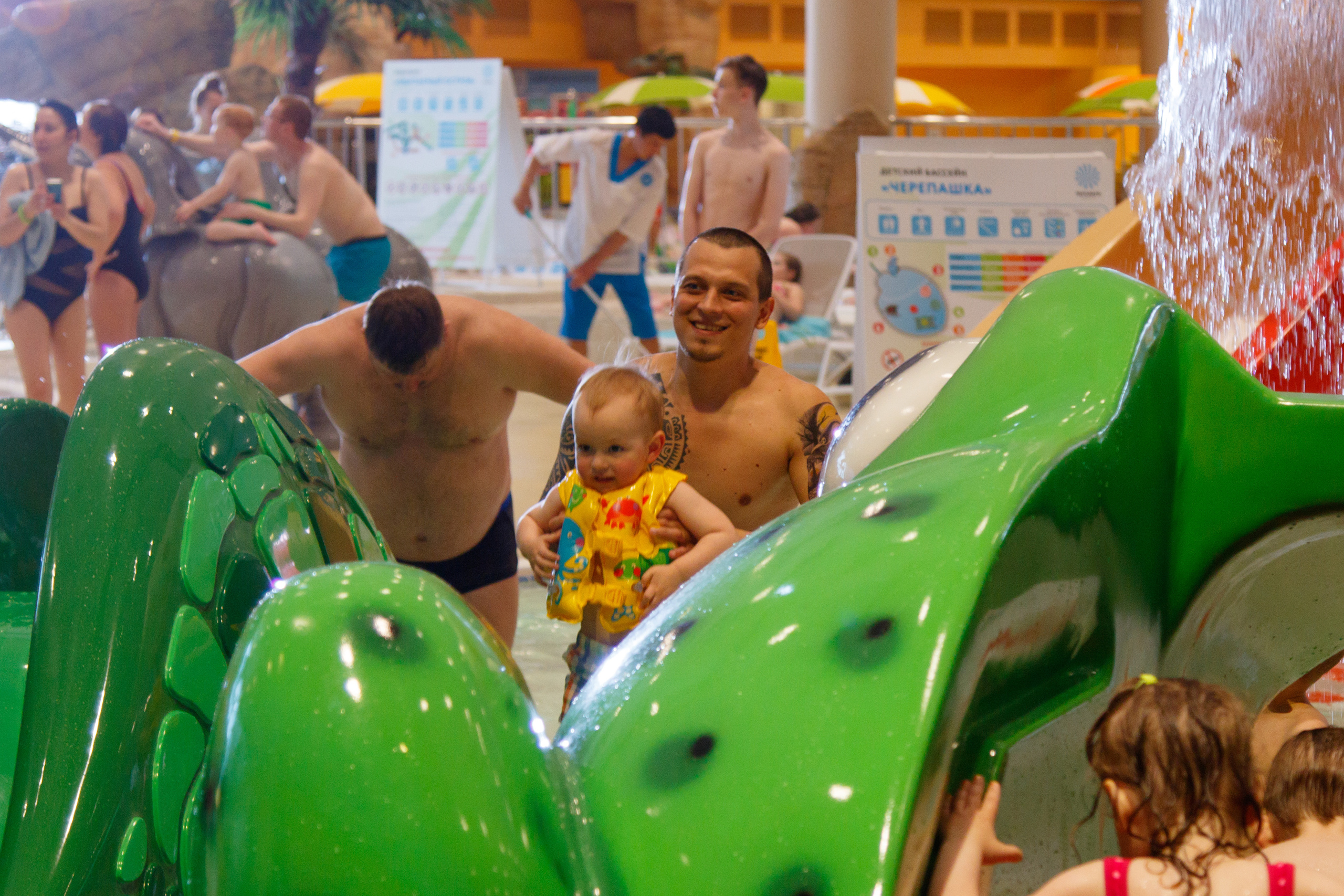 Съемки рекламы для аквапарка «ЛЕТОЛЕТО». Фотограф Авилова Дарья ● Тюмень● Съемка больших семей ●Архив поколений