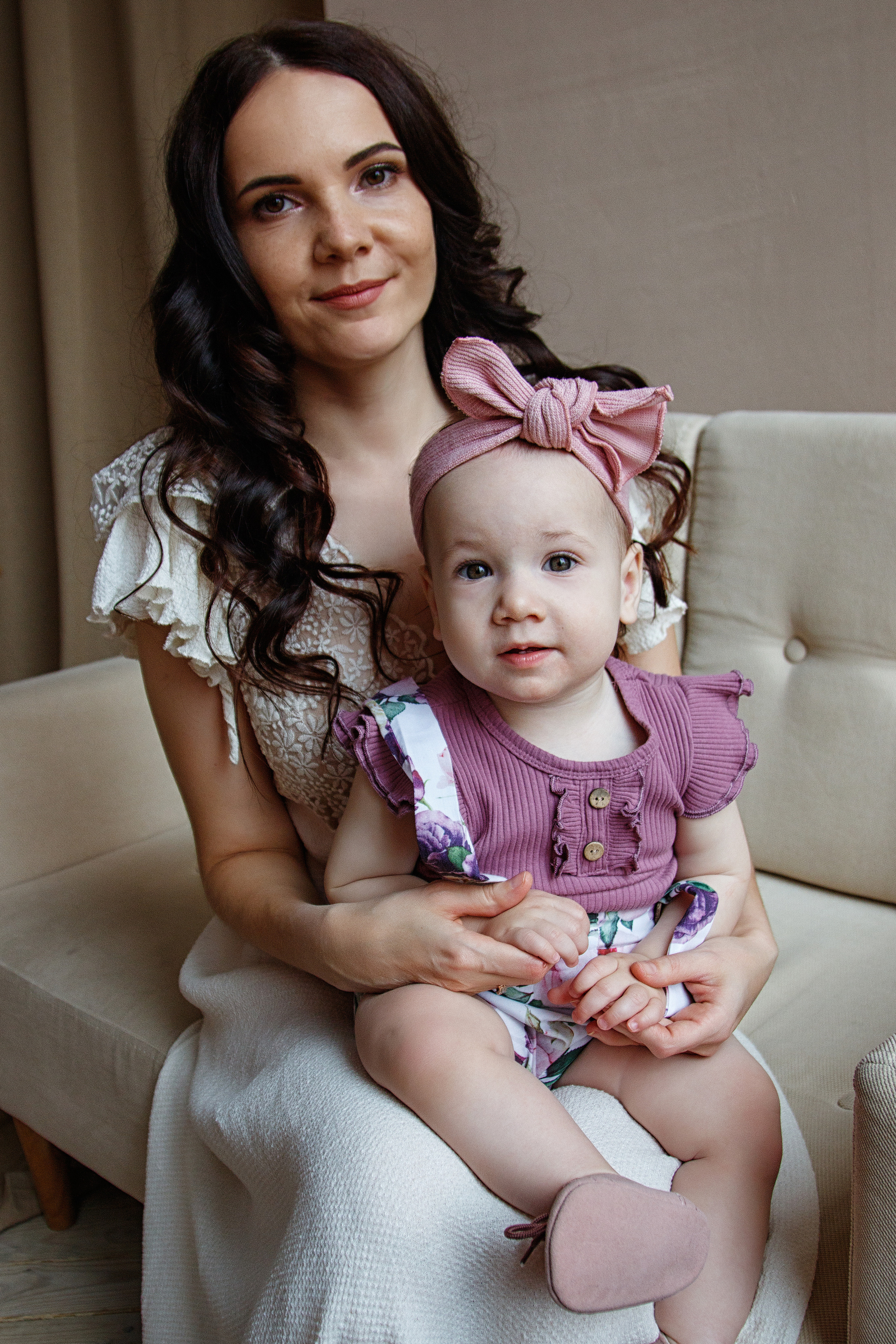 1 год Ксюше. Фотограф Авилова Дарья ● Тюмень● Съемка больших семей ●Архив поколений