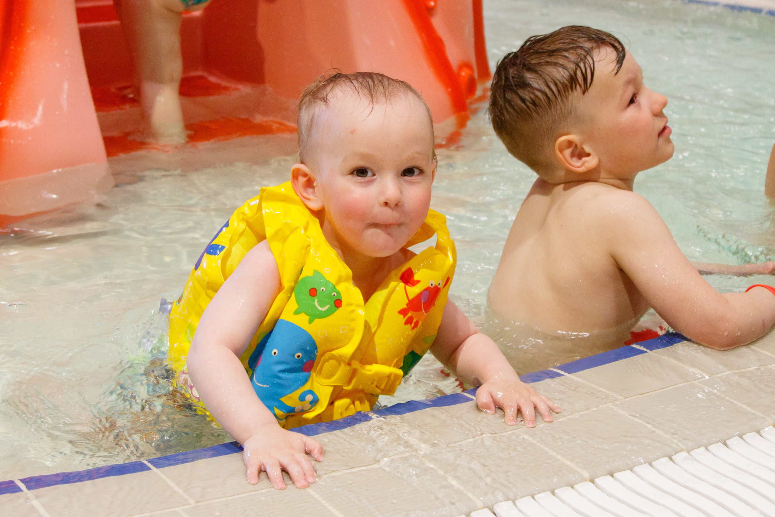 Съемки рекламы для аквапарка «ЛЕТОЛЕТО». Фотограф Авилова Дарья ● Тюмень● Съемка больших семей ●Архив поколений