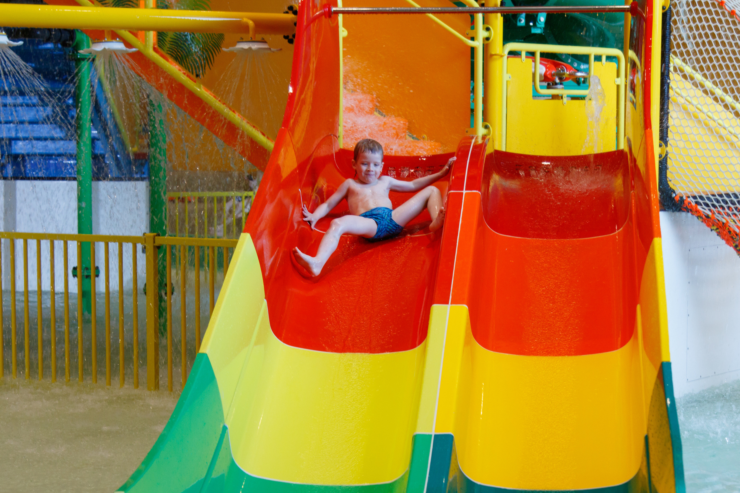 Съемки рекламы для аквапарка «ЛЕТОЛЕТО». Фотограф Авилова Дарья ● Тюмень● Съемка больших семей ●Архив поколений