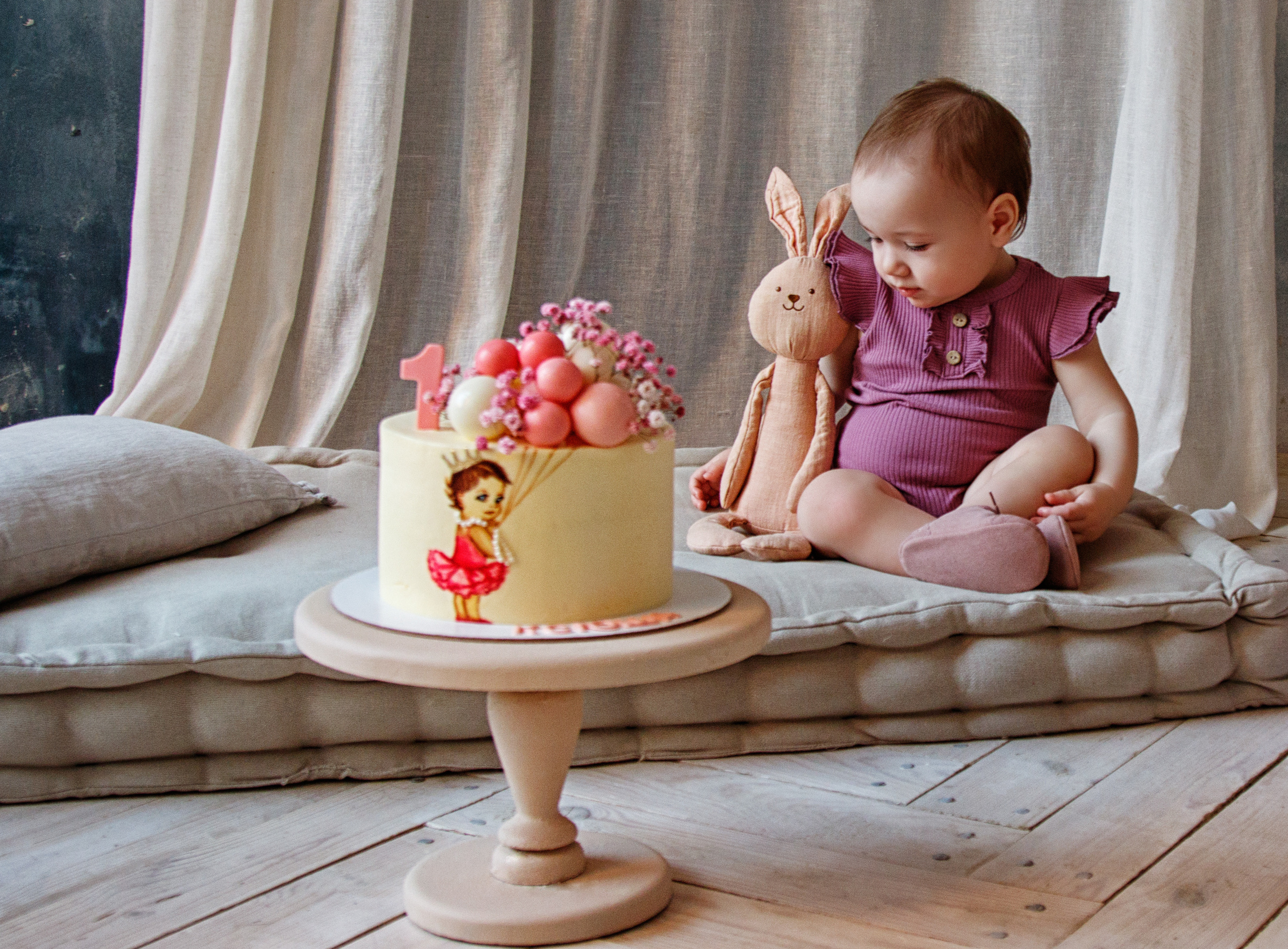 1 год Ксюше. Фотограф Авилова Дарья ● Тюмень● Съемка больших семей ●Архив поколений