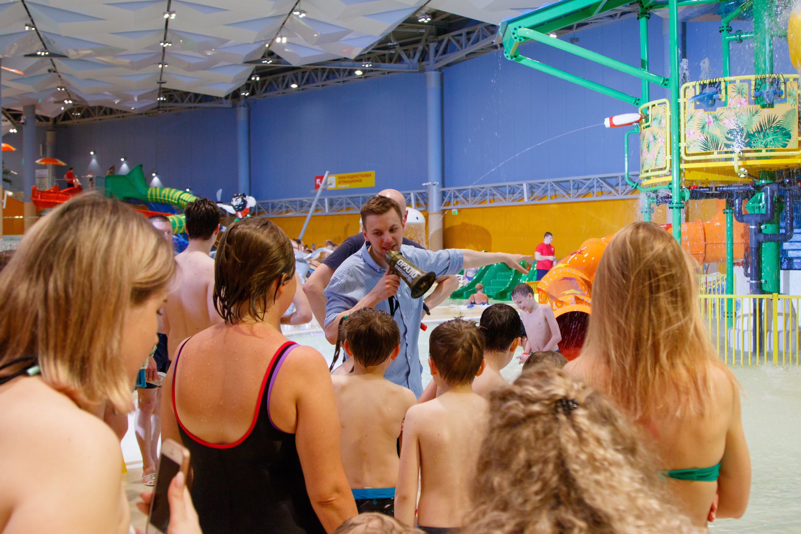 Съемки рекламы для аквапарка «ЛЕТОЛЕТО». Фотограф Авилова Дарья ● Тюмень● Съемка больших семей ●Архив поколений