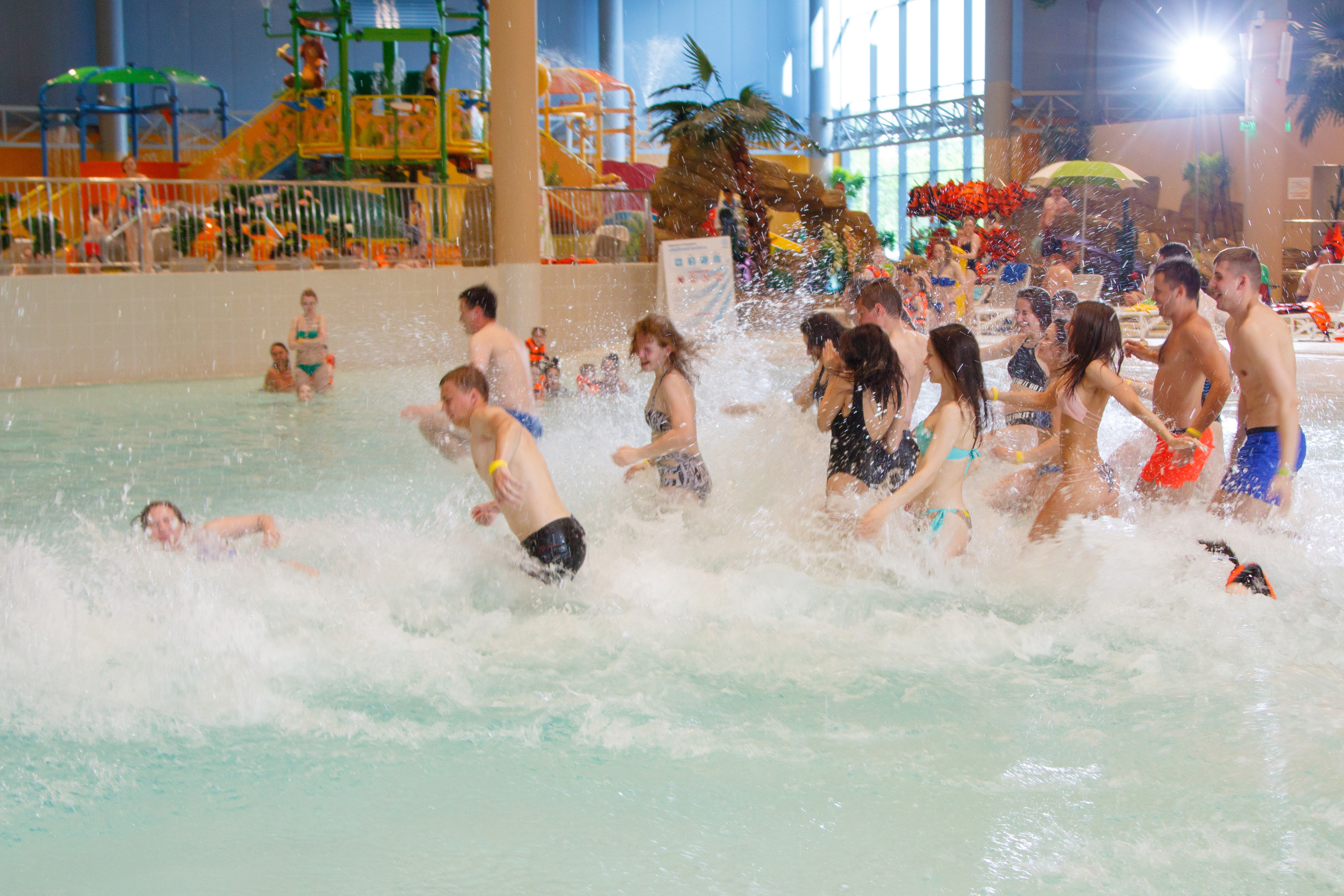 Съемки рекламы для аквапарка «ЛЕТОЛЕТО». Фотограф Авилова Дарья ● Тюмень● Съемка больших семей ●Архив поколений