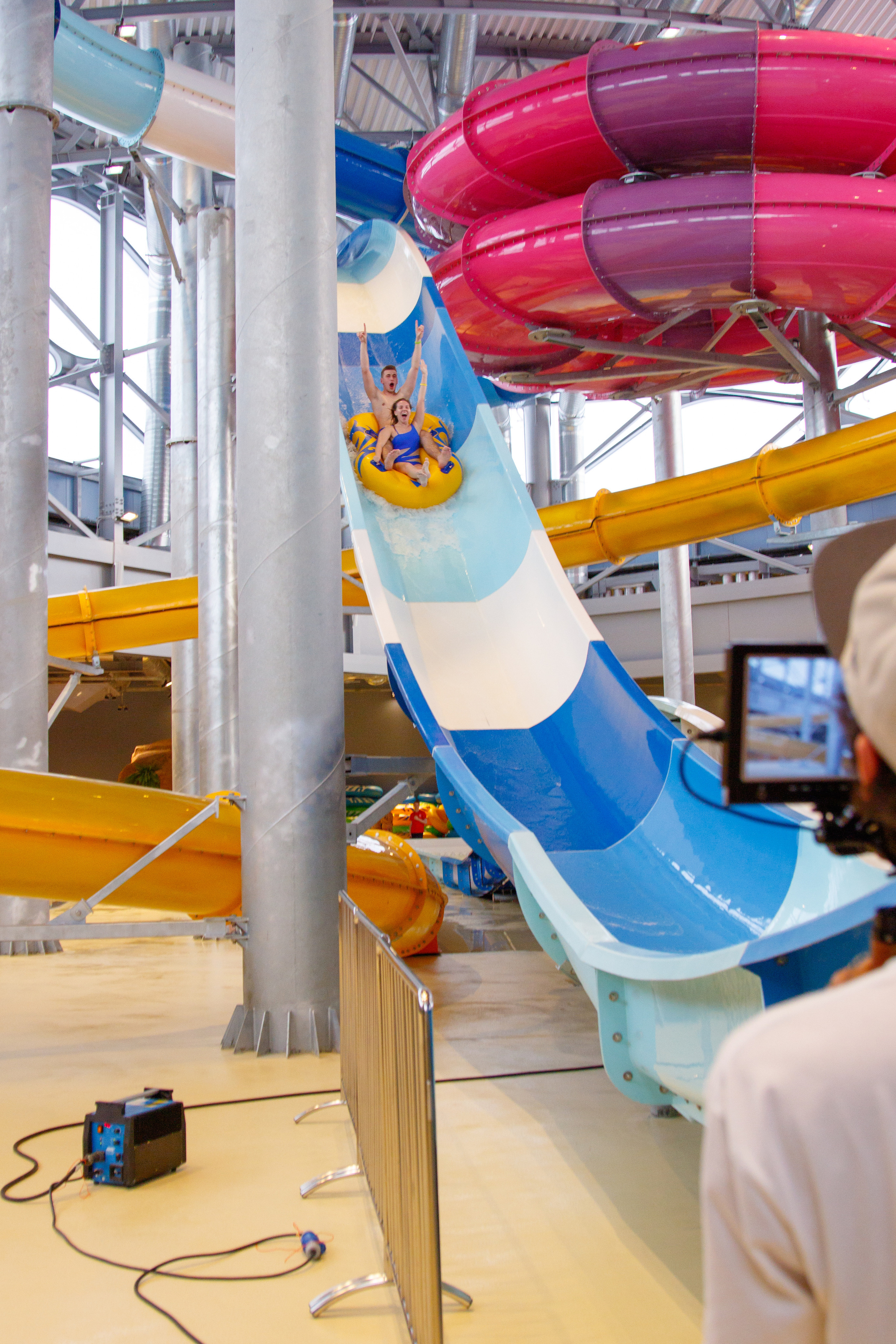 Съемки рекламы для аквапарка «ЛЕТОЛЕТО». Фотограф Авилова Дарья ● Тюмень● Съемка больших семей ●Архив поколений