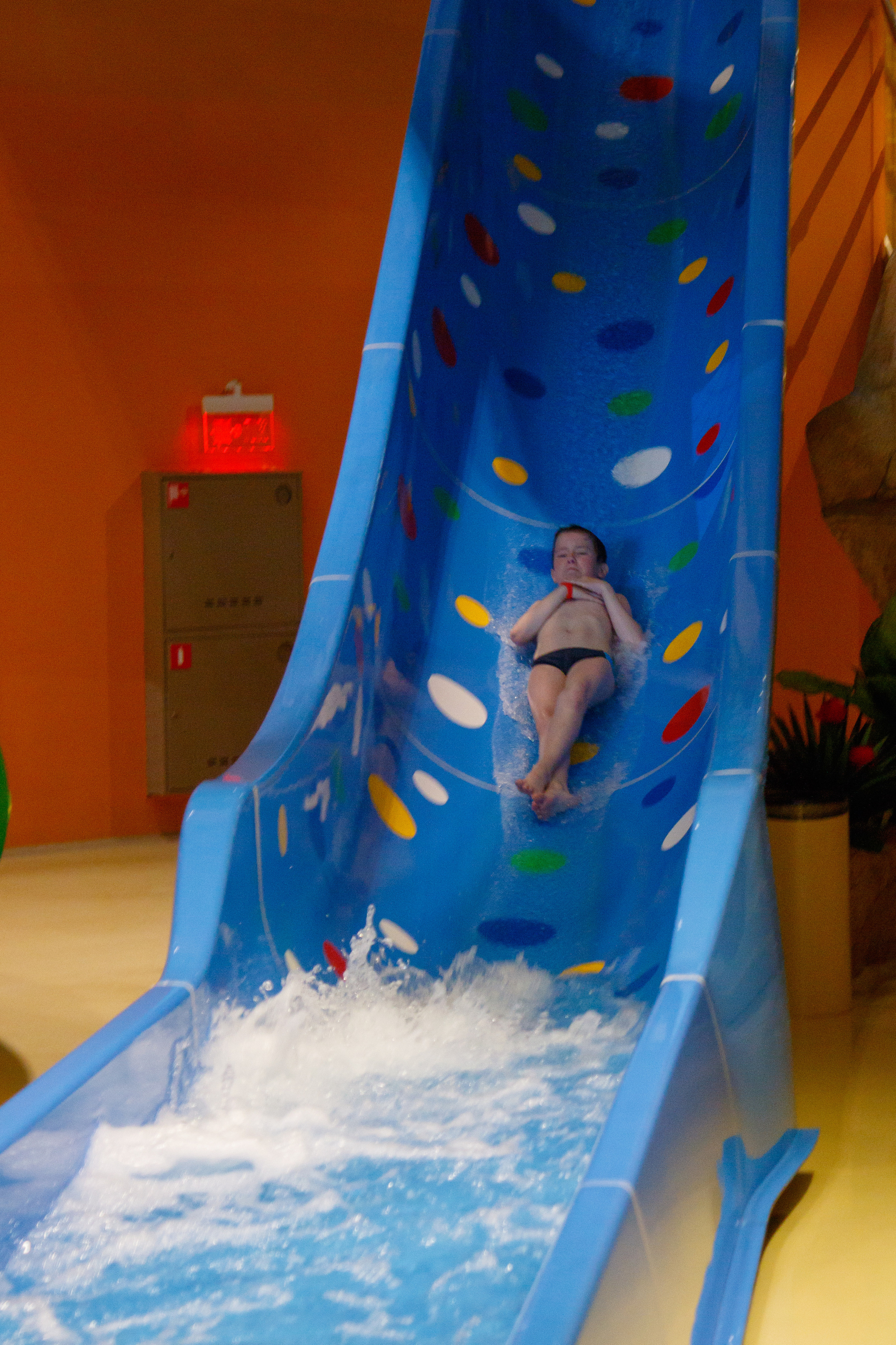 Съемки рекламы для аквапарка «ЛЕТОЛЕТО». Фотограф Авилова Дарья ● Тюмень● Съемка больших семей ●Архив поколений