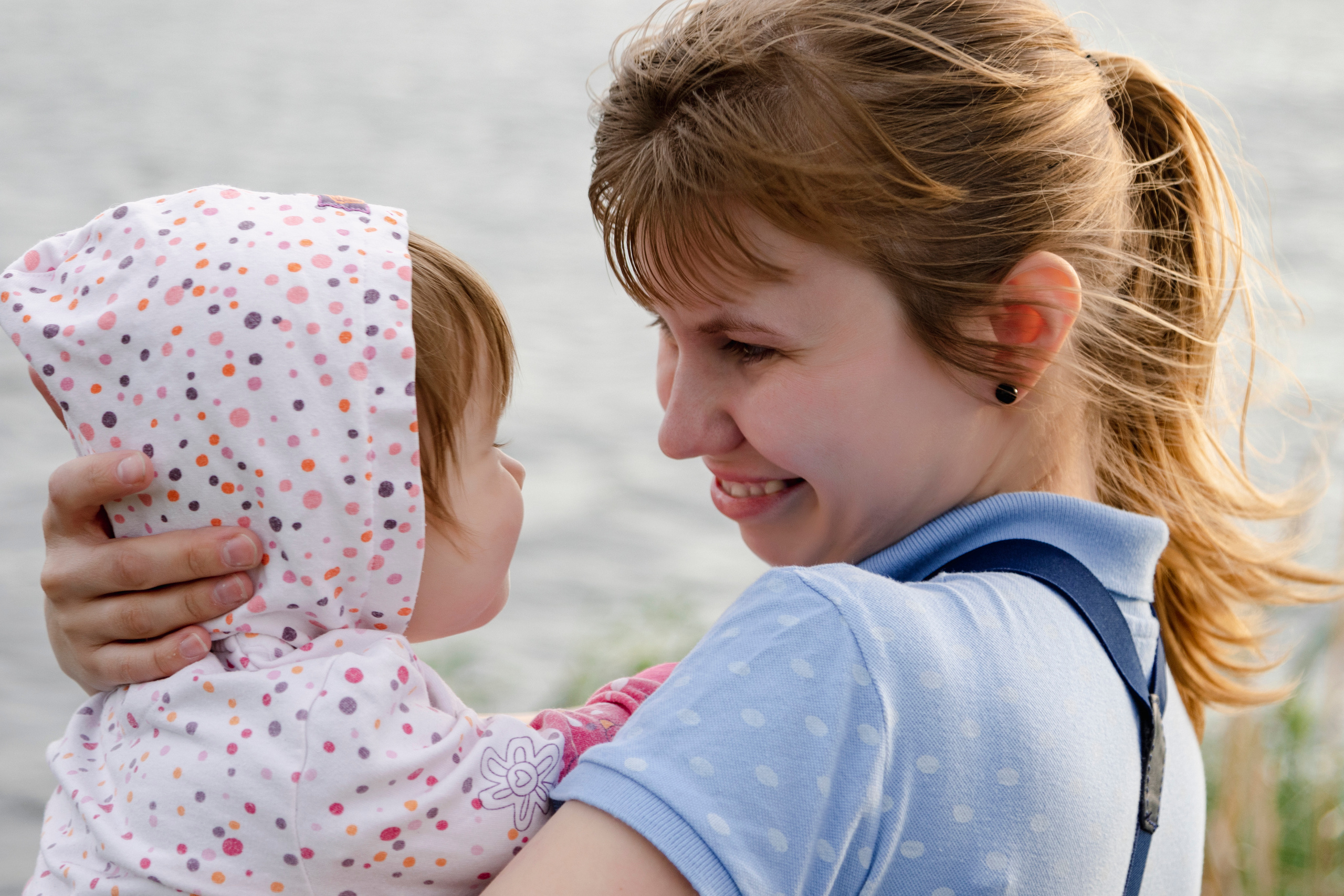 История Даши и Ксюши. Фотограф Авилова Дарья ● Тюмень● Съемка больших семей ●Архив поколений
