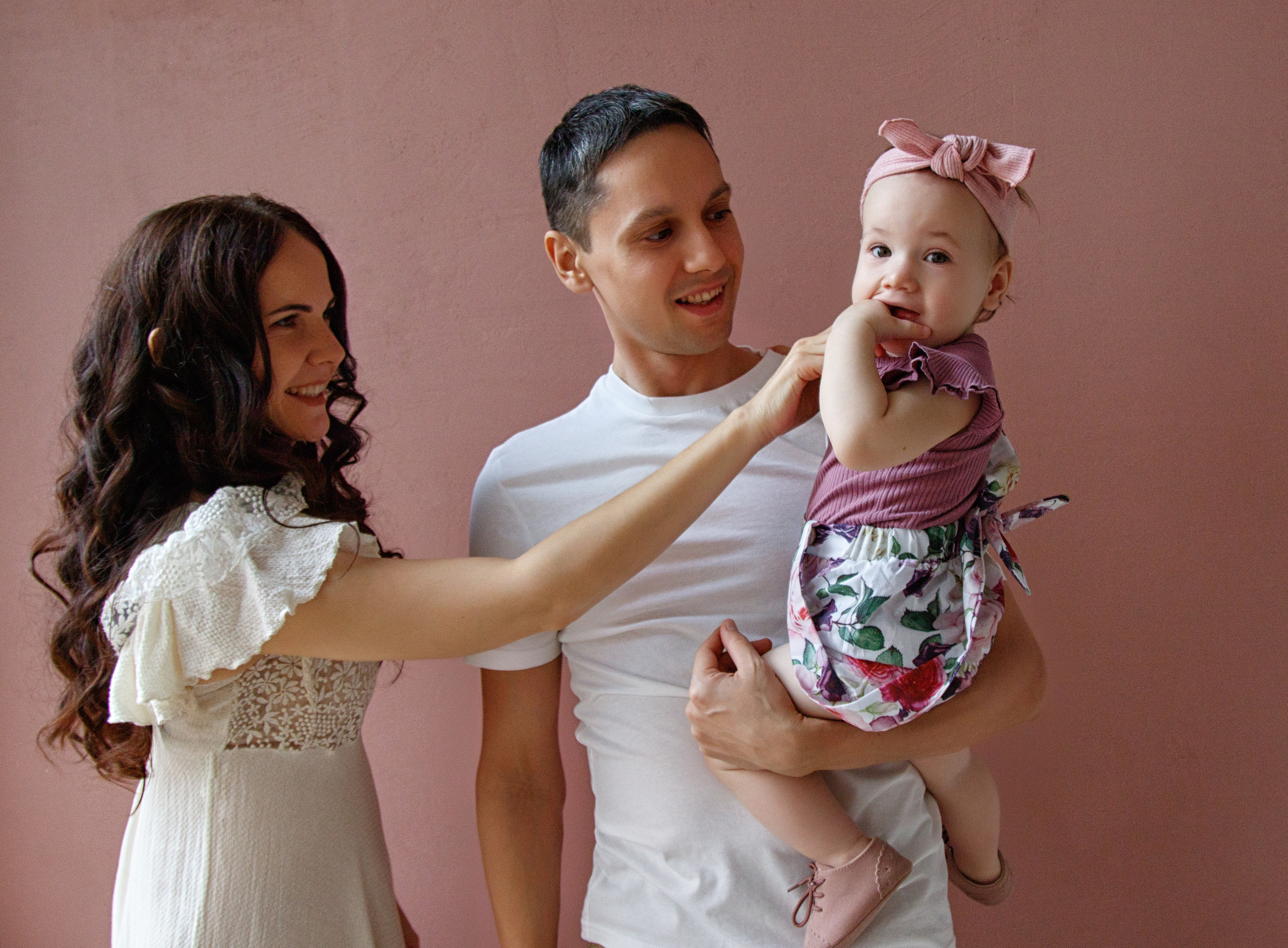 1 год Ксюше. Фотограф Авилова Дарья ● Тюмень● Съемка больших семей ●Архив поколений