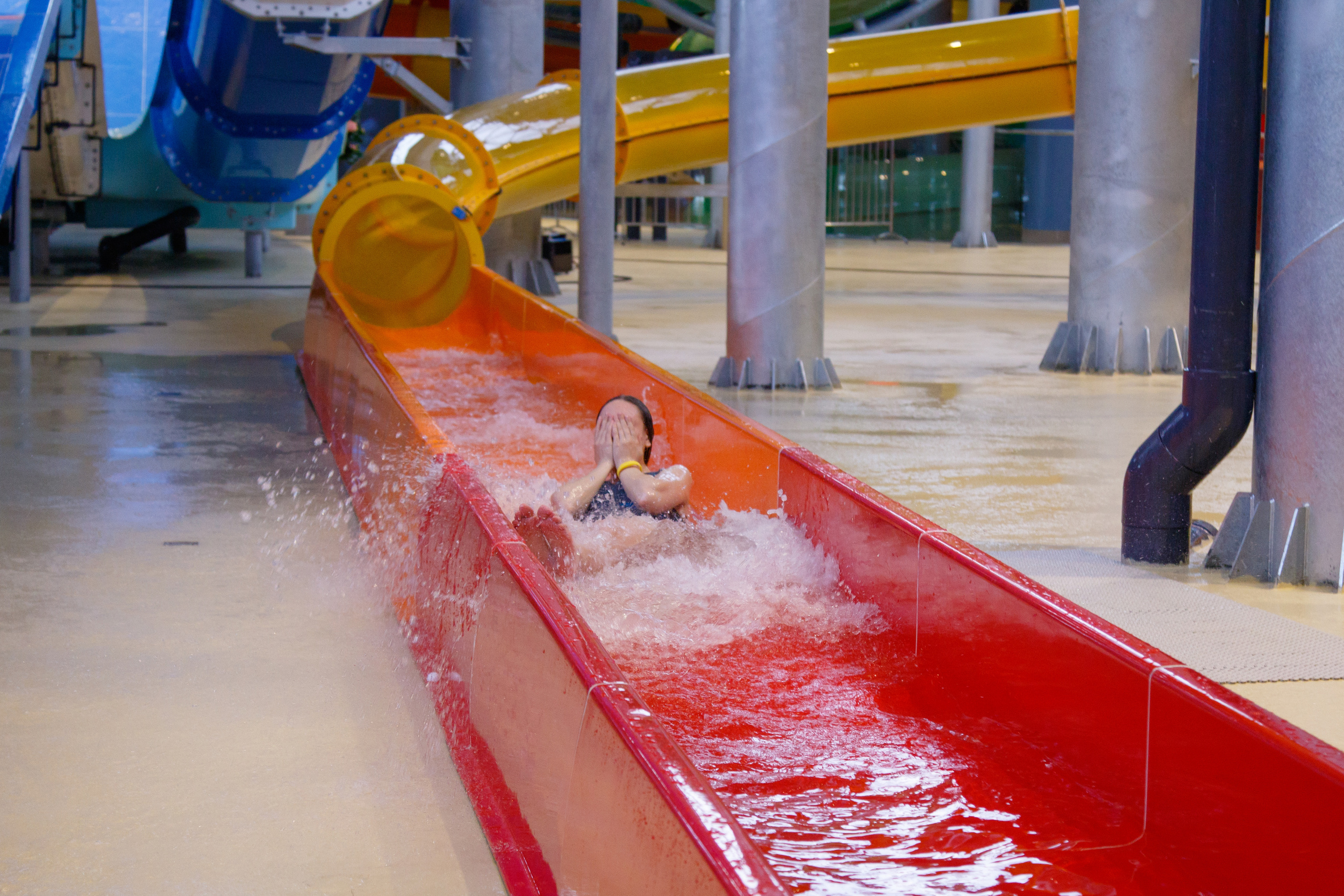 Съемки рекламы для аквапарка «ЛЕТОЛЕТО». Фотограф Авилова Дарья ● Тюмень● Съемка больших семей ●Архив поколений