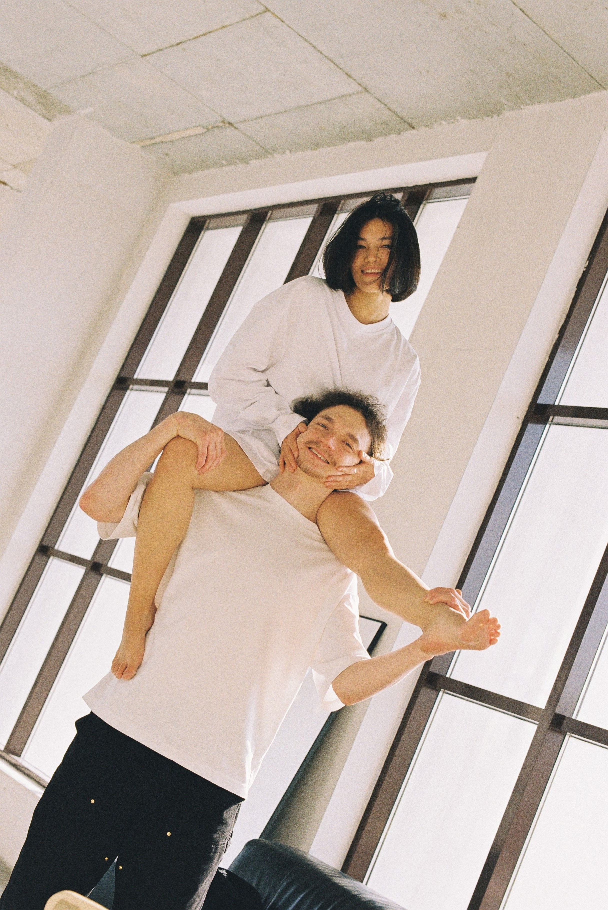 Эмилия и Лев (35 мм). Фотограф в Екатеринбурге и Москве, Анна