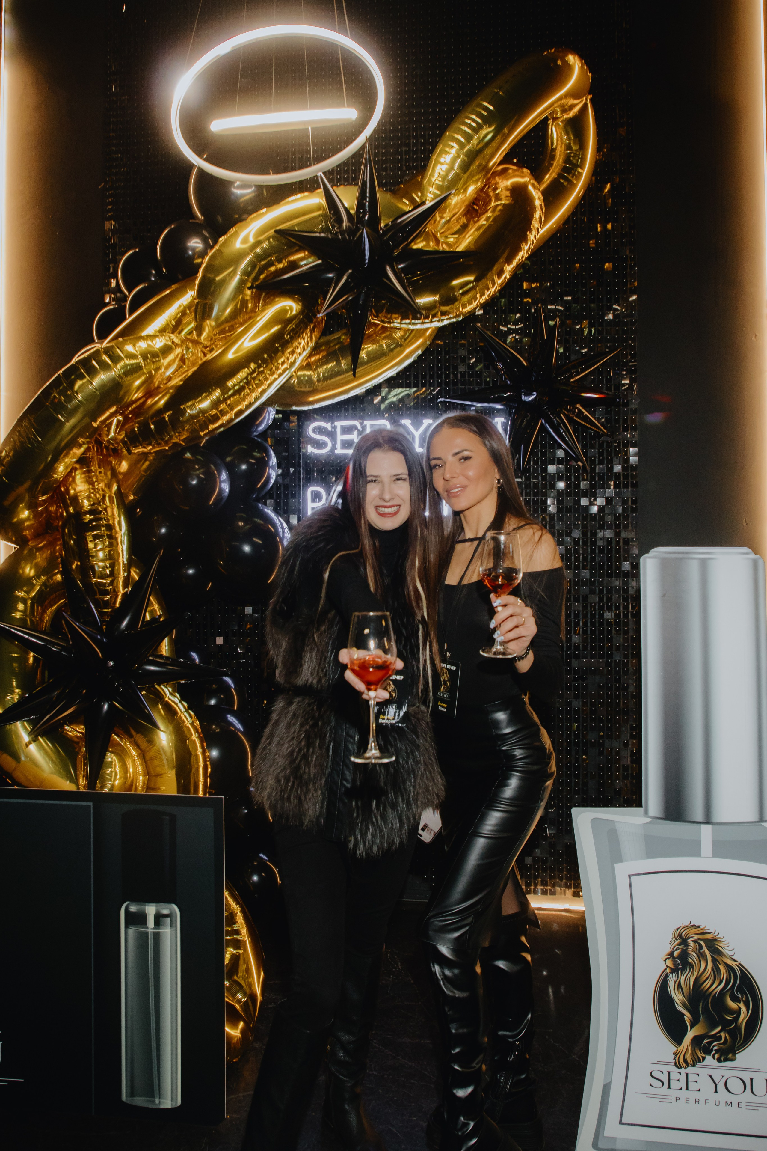 See `You Perfume. Фотограф в Москве и Санкт-Петербурге Дарина